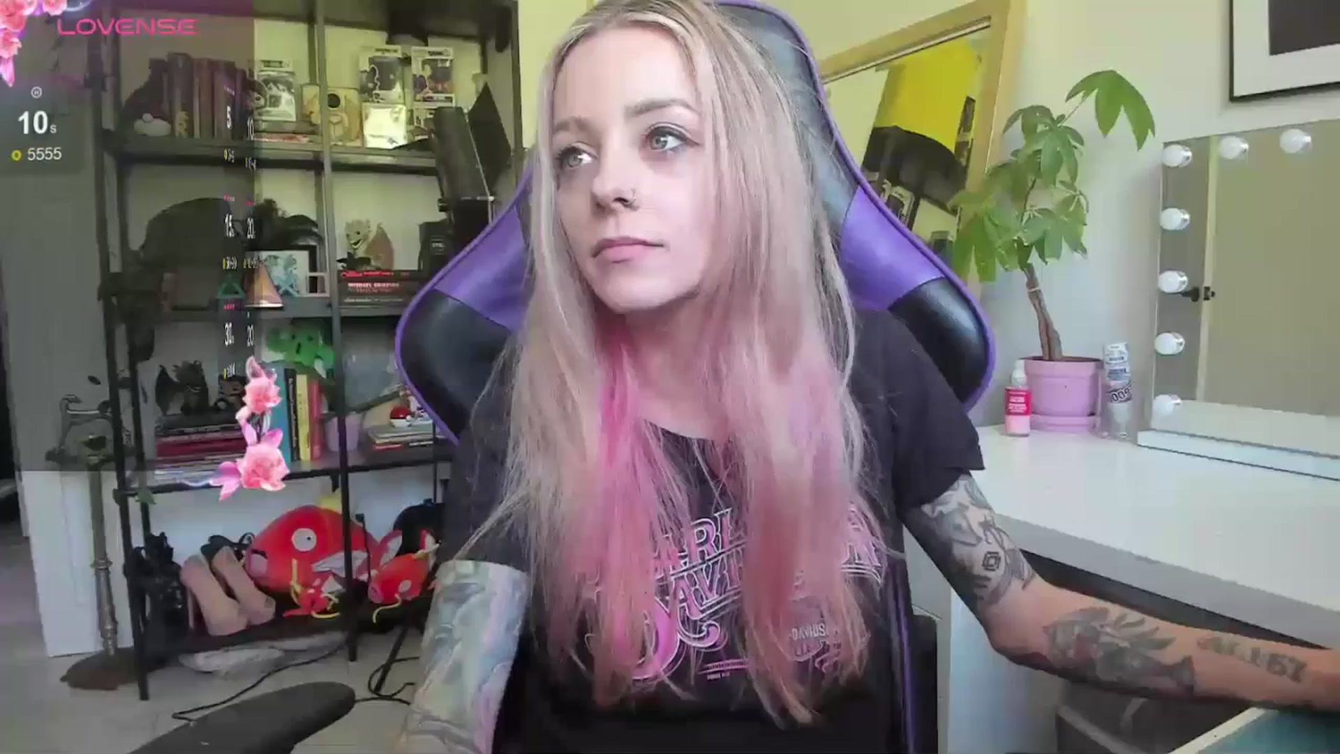 Gallery image thumbnail from AstridLuxe's myfreecams stream on, 06/19/2024, 13:59 image 10 of 20