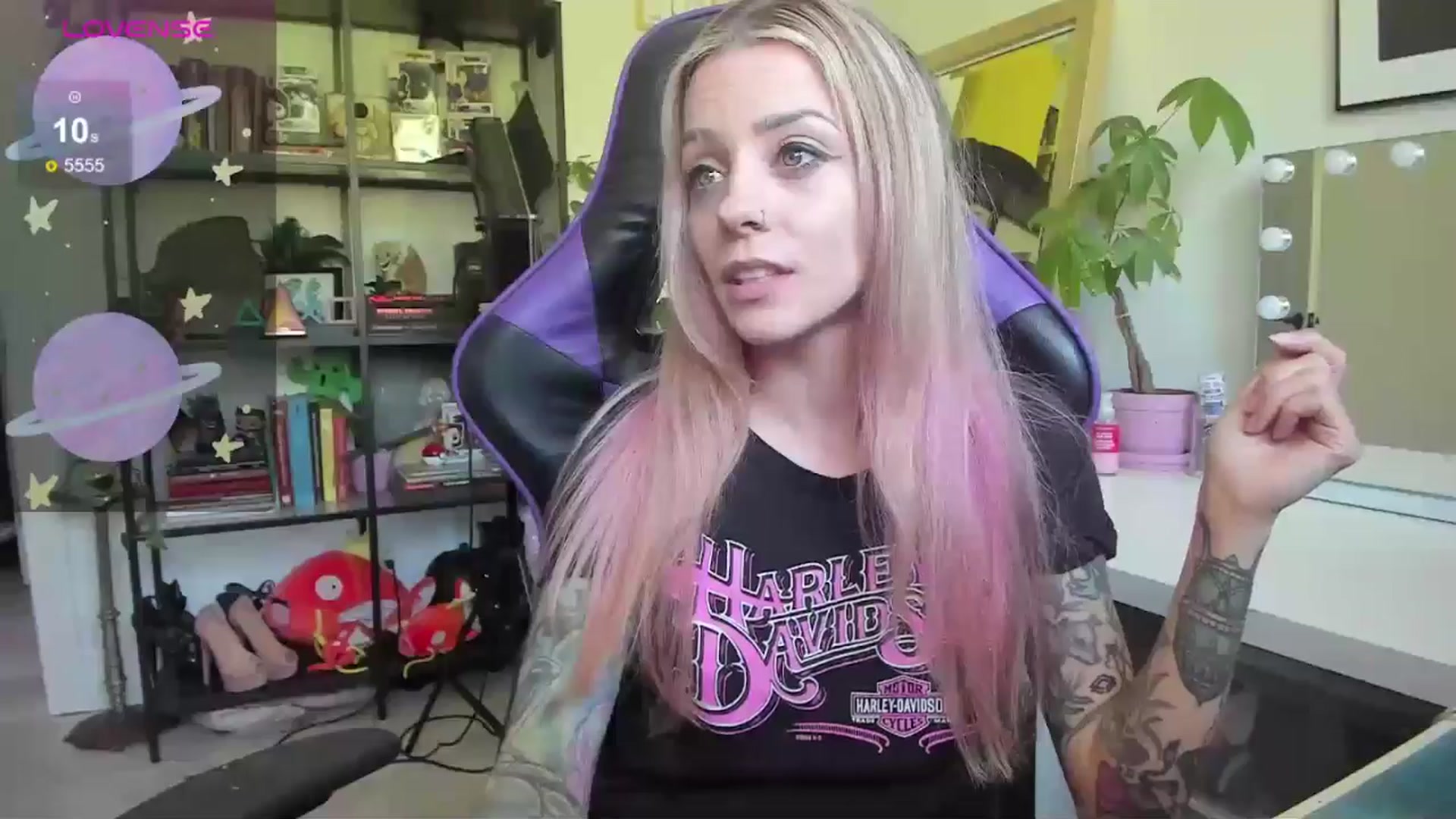 Gallery image thumbnail from AstridLuxe's myfreecams stream on, 06/19/2024, 13:59 image 14 of 20