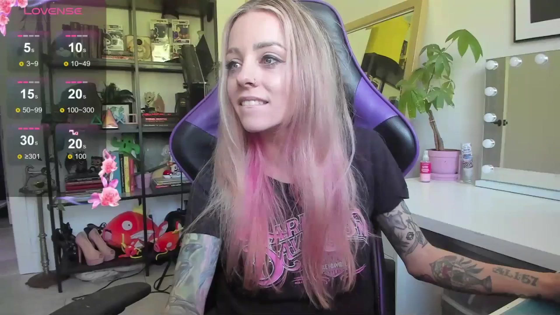 Gallery image thumbnail from AstridLuxe's myfreecams stream on, 06/19/2024, 13:59 image 11 of 20
