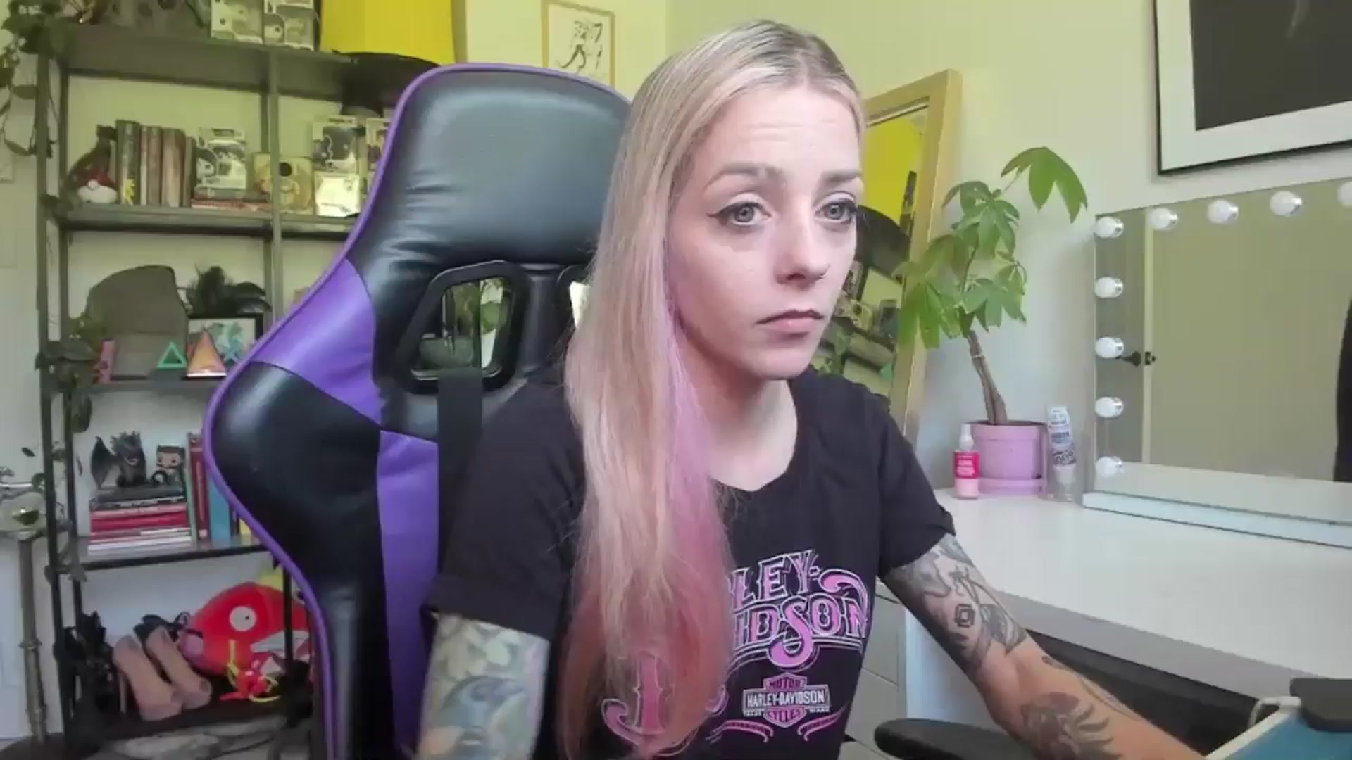 Gallery image thumbnail from AstridLuxe's myfreecams stream on, 06/19/2024, 13:59 image 1 of 20