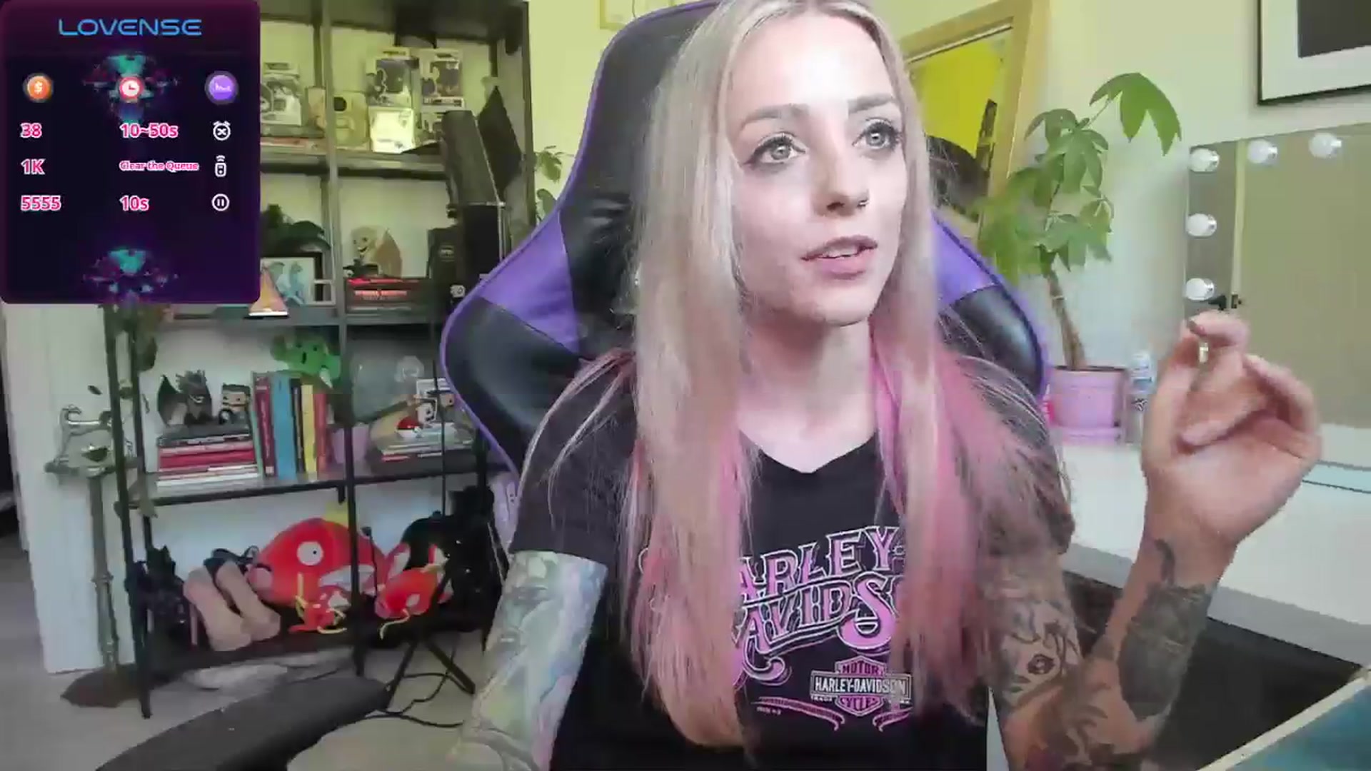 Gallery image thumbnail from AstridLuxe's myfreecams stream on, 06/19/2024, 13:59 image 13 of 20