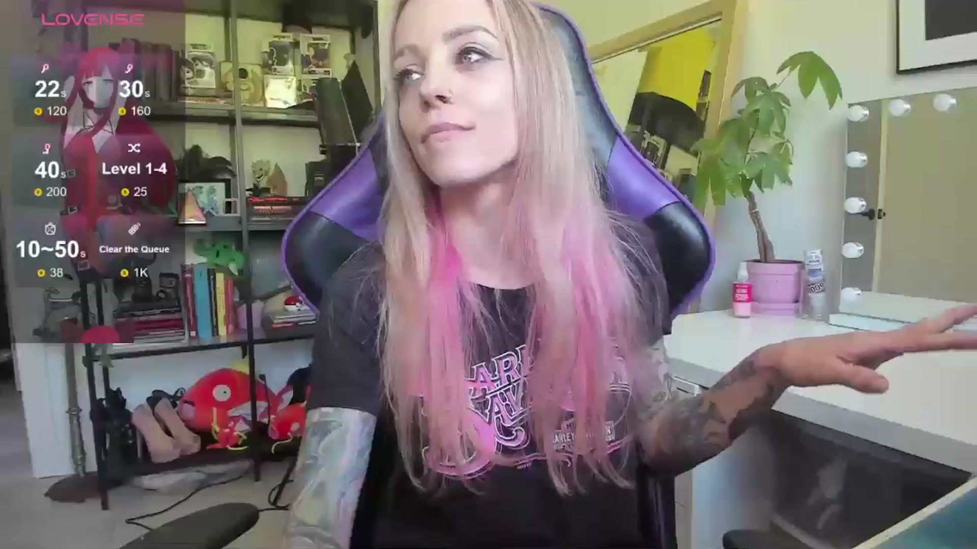 Gallery image thumbnail from AstridLuxe's myfreecams stream on, 06/19/2024, 13:59 image 15 of 20