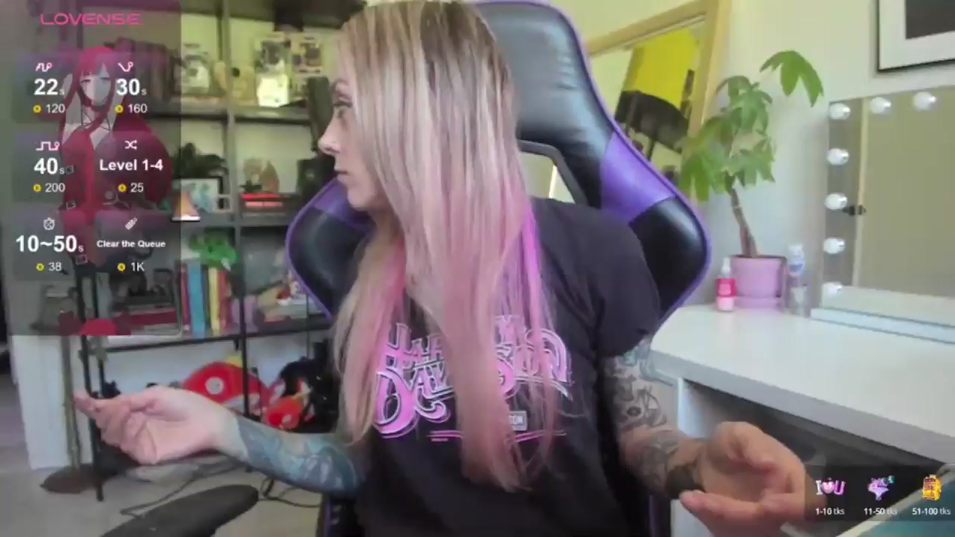 Gallery image thumbnail from AstridLuxe's myfreecams stream on, 06/19/2024, 13:59 image 17 of 20