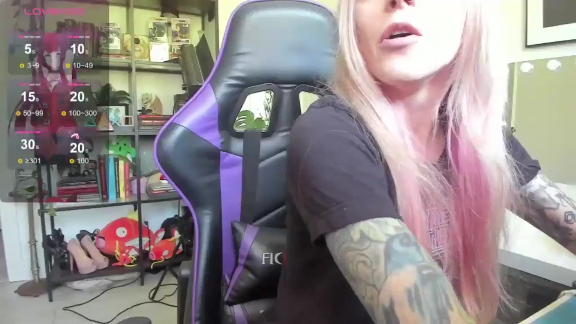 Gallery image thumbnail from AstridLuxe's myfreecams stream on, 06/19/2024, 14:24 image 10 of 20