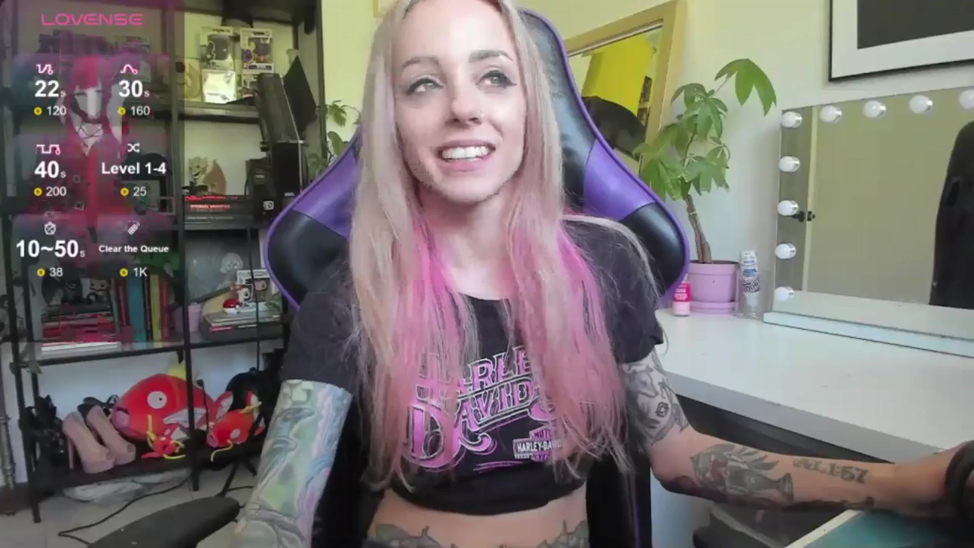Gallery image thumbnail from AstridLuxe's myfreecams stream on, 06/19/2024, 14:24 image 6 of 20