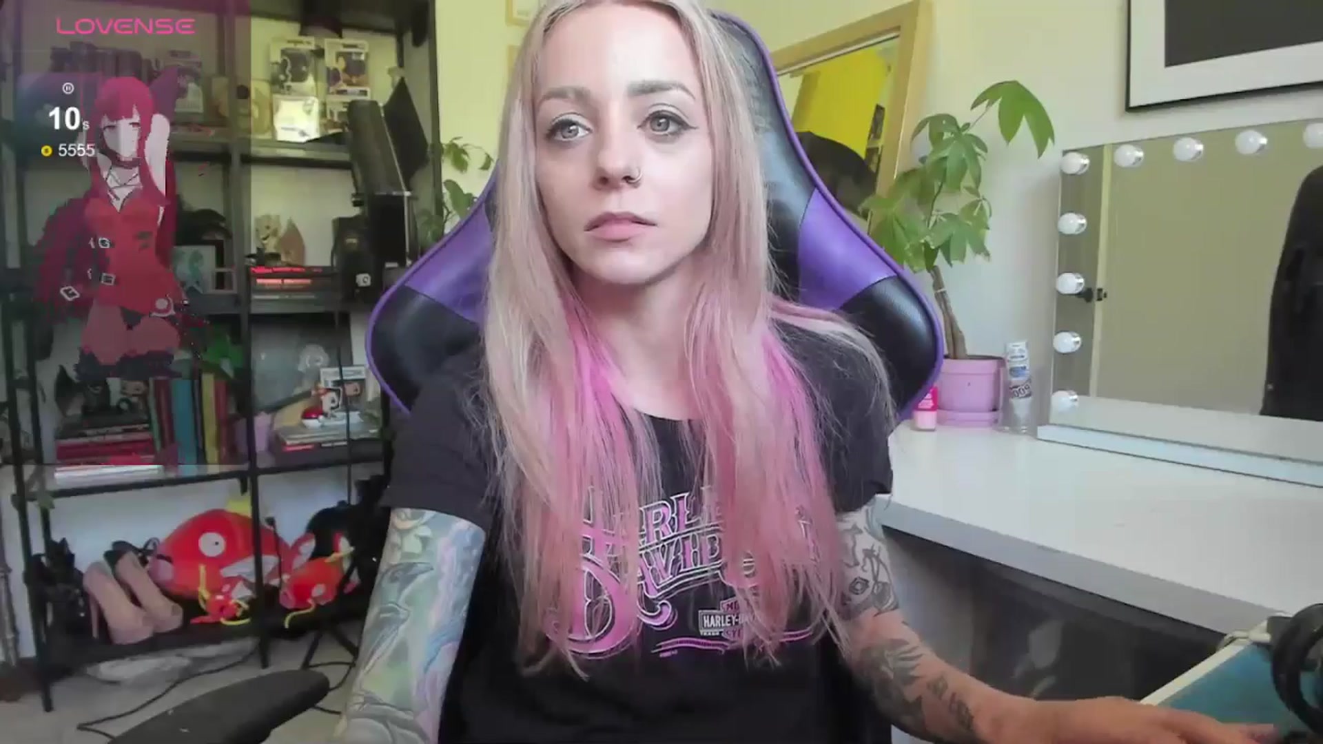 Gallery image thumbnail from AstridLuxe's myfreecams stream on, 06/19/2024, 14:24 image 7 of 20