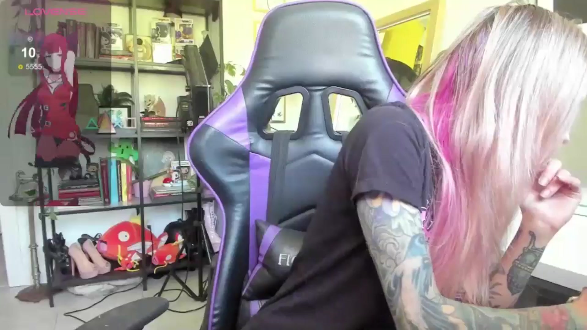 Gallery image thumbnail from AstridLuxe's myfreecams stream on, 06/19/2024, 14:24 image 9 of 20