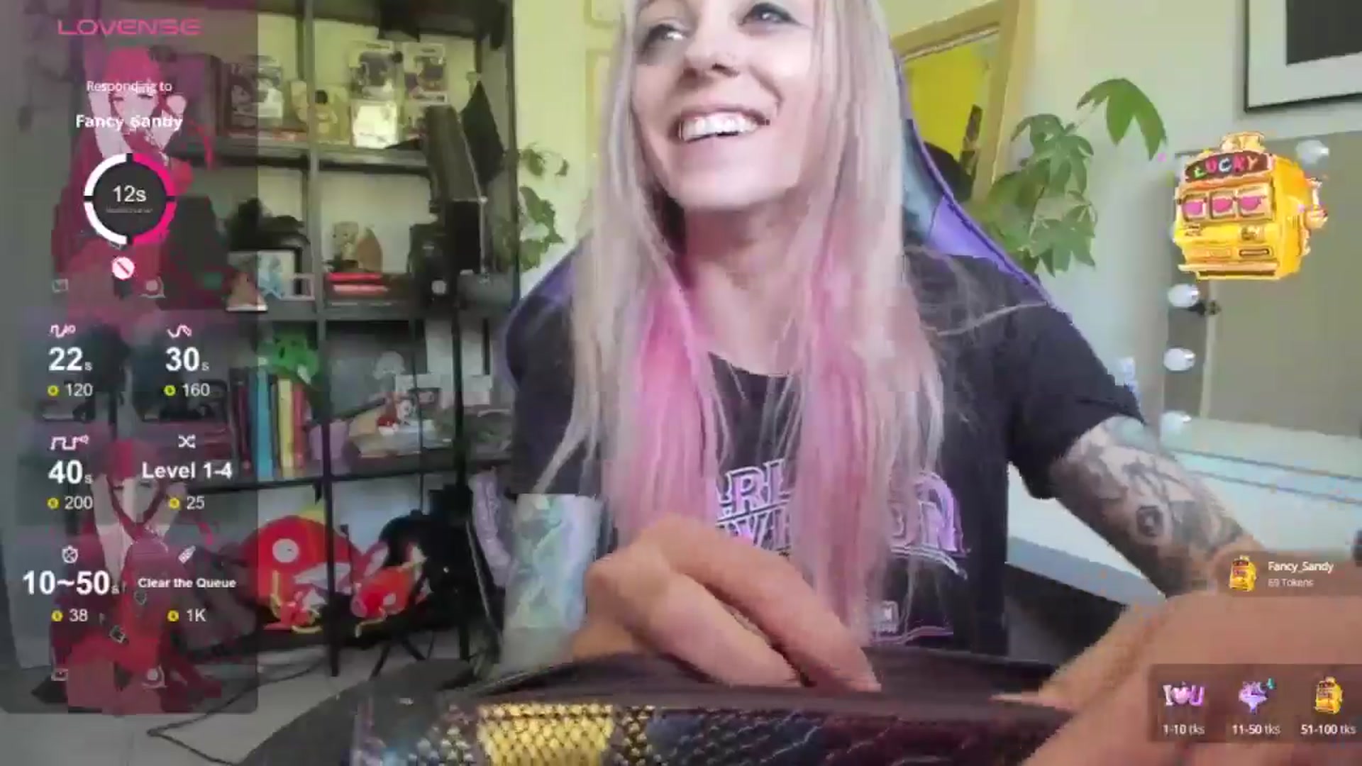 Gallery image thumbnail from AstridLuxe's myfreecams stream on, 06/19/2024, 14:24 image 13 of 20