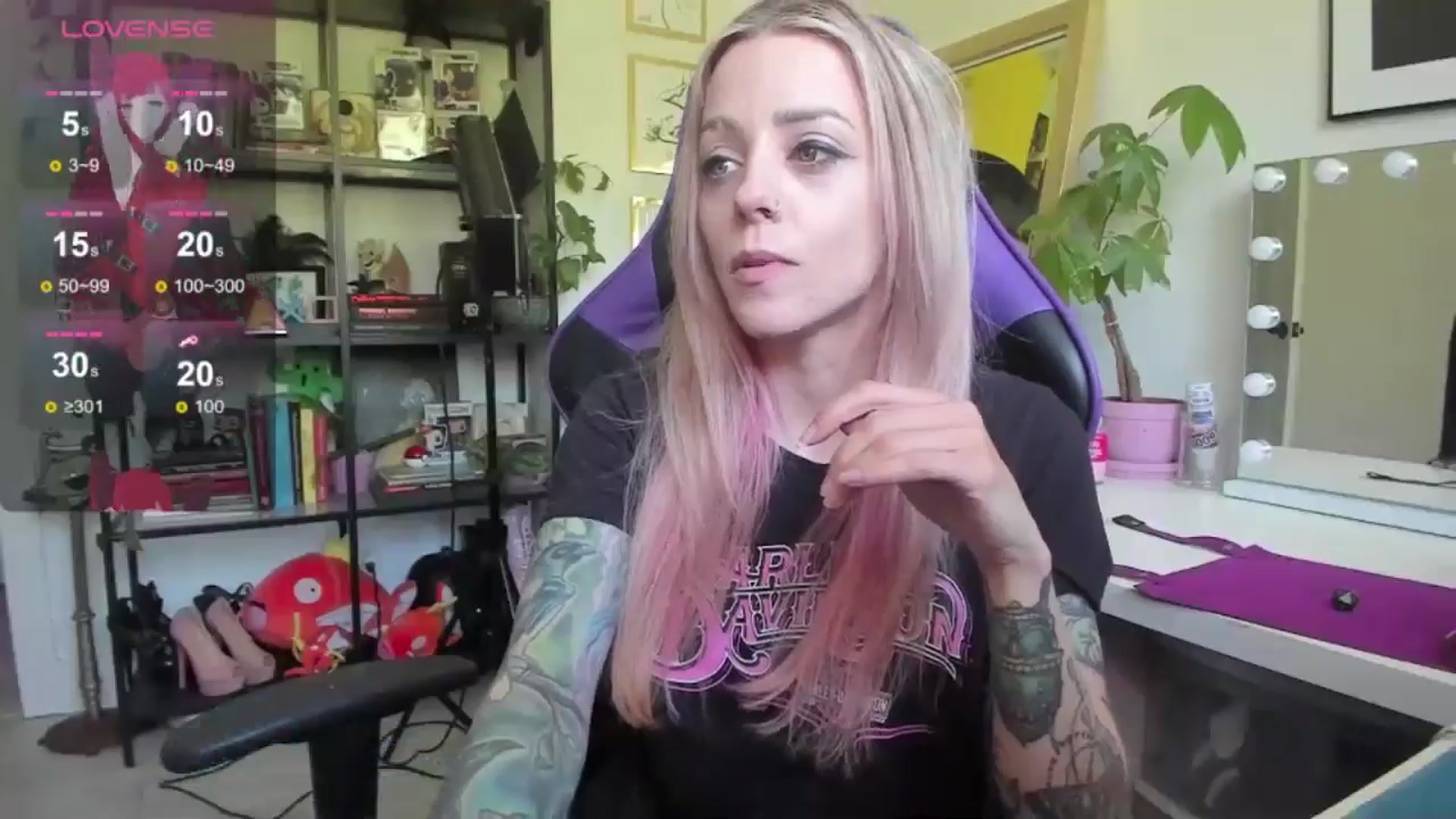 Gallery image thumbnail from AstridLuxe's myfreecams stream on, 06/19/2024, 14:43 image 9 of 20