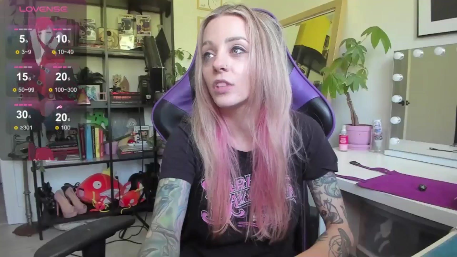 Gallery image thumbnail from AstridLuxe's myfreecams stream on, 06/19/2024, 14:43 image 8 of 20