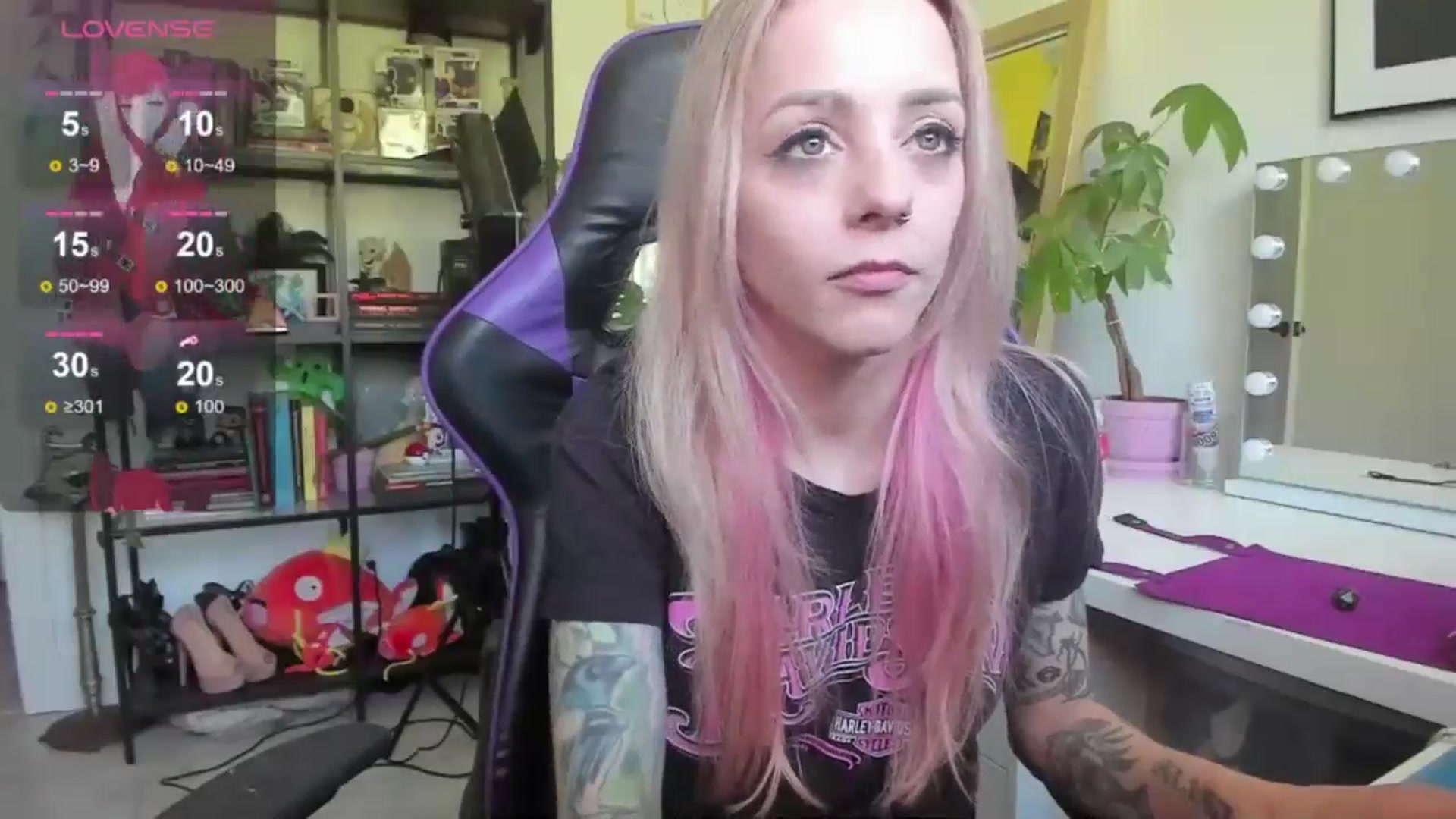 Gallery image thumbnail from AstridLuxe's myfreecams stream on, 06/19/2024, 14:43 image 5 of 20