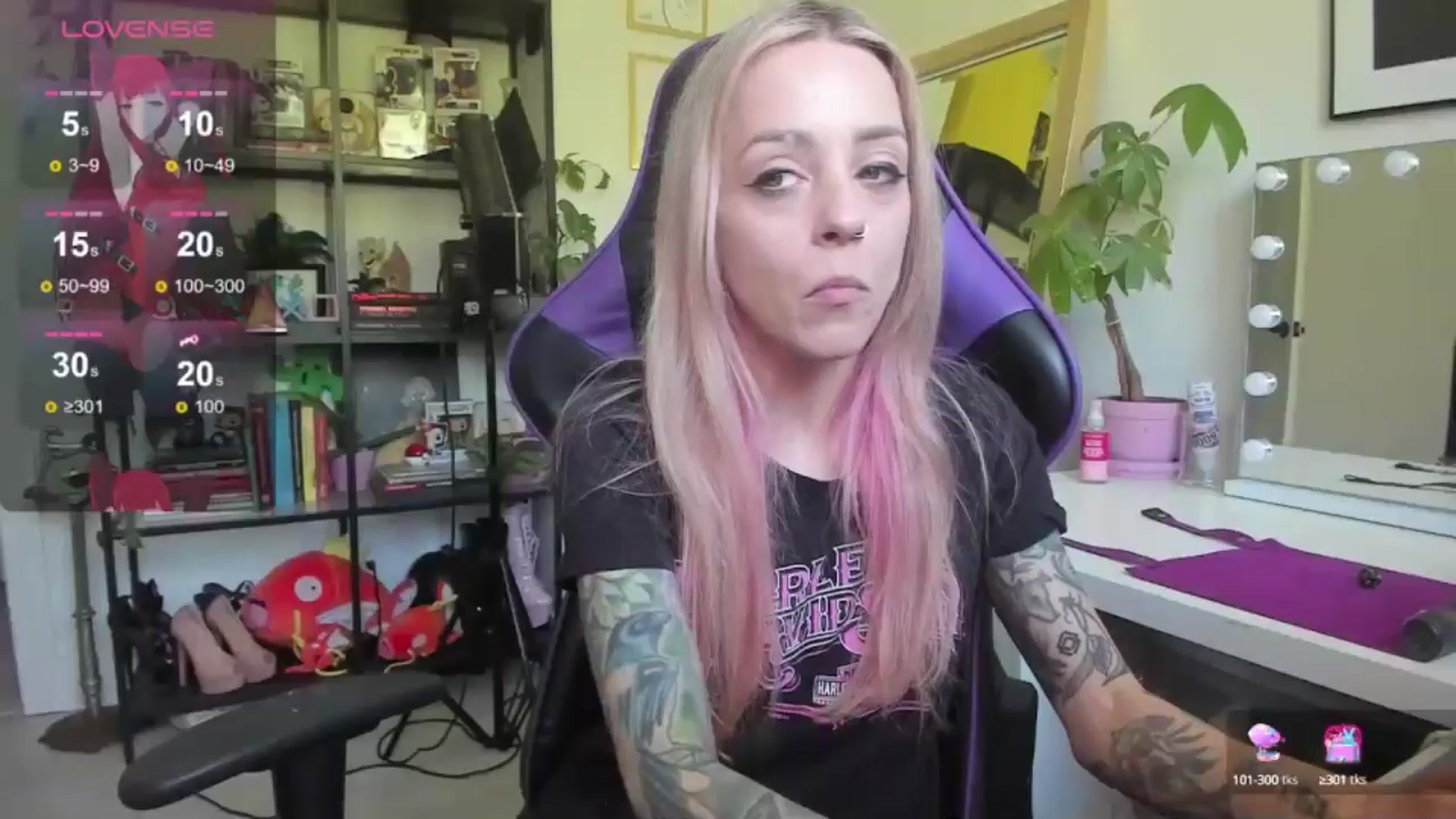Gallery image thumbnail from AstridLuxe's myfreecams stream on, 06/19/2024, 14:43 image 1 of 20