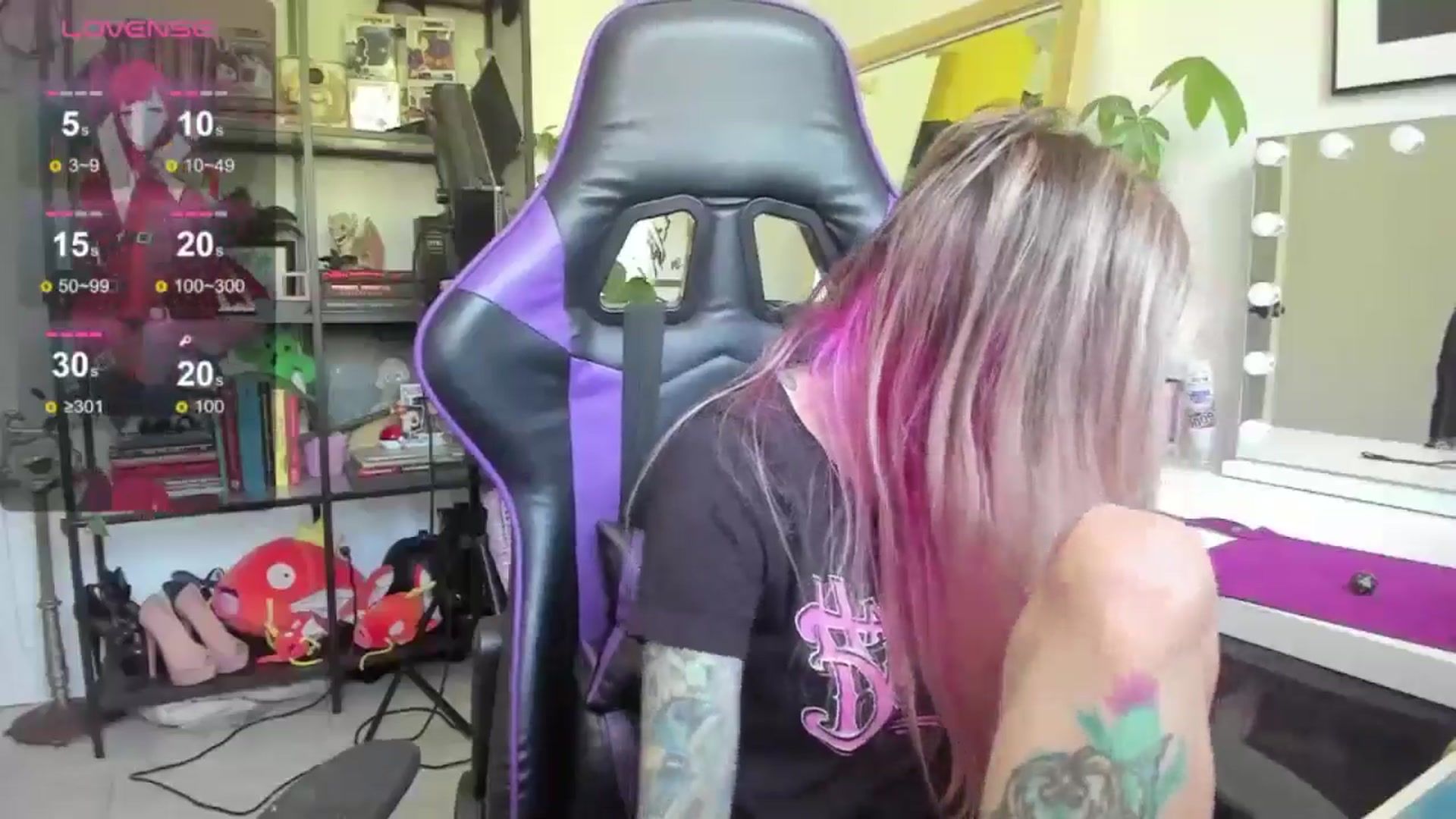 Gallery image thumbnail from AstridLuxe's myfreecams stream on, 06/19/2024, 14:43 image 20 of 20