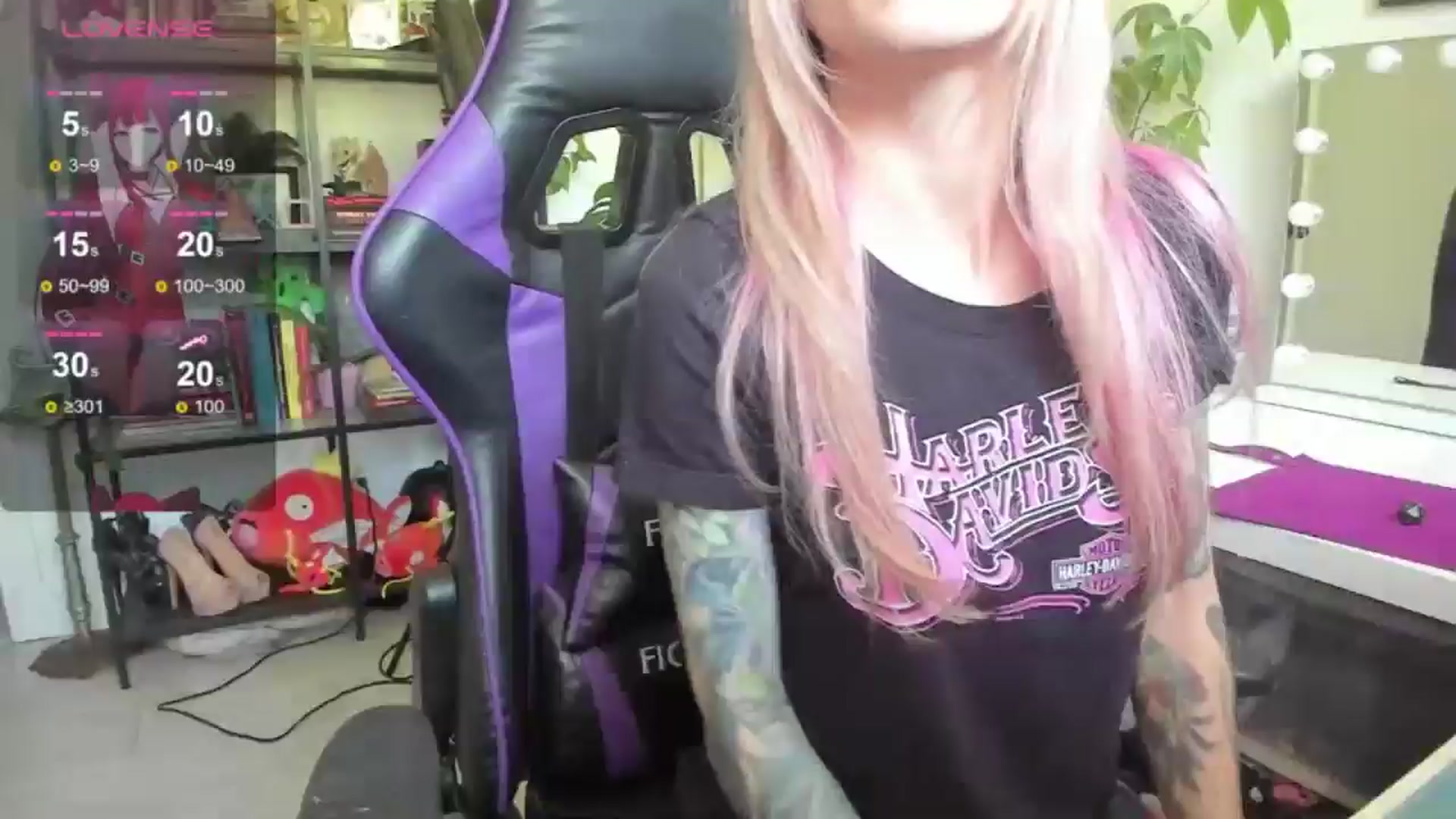 Gallery image thumbnail from AstridLuxe's myfreecams stream on, 06/19/2024, 15:13 image 1 of 20