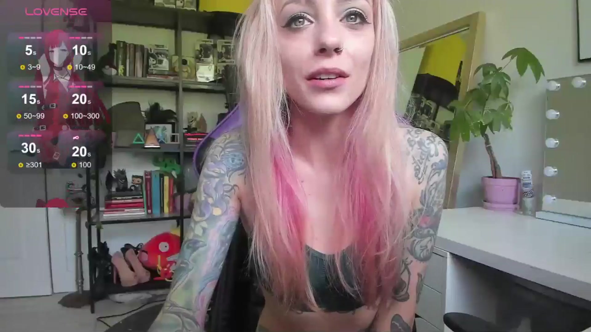 Gallery image thumbnail from AstridLuxe's myfreecams stream on, 06/20/2024, 14:07 image 13 of 20