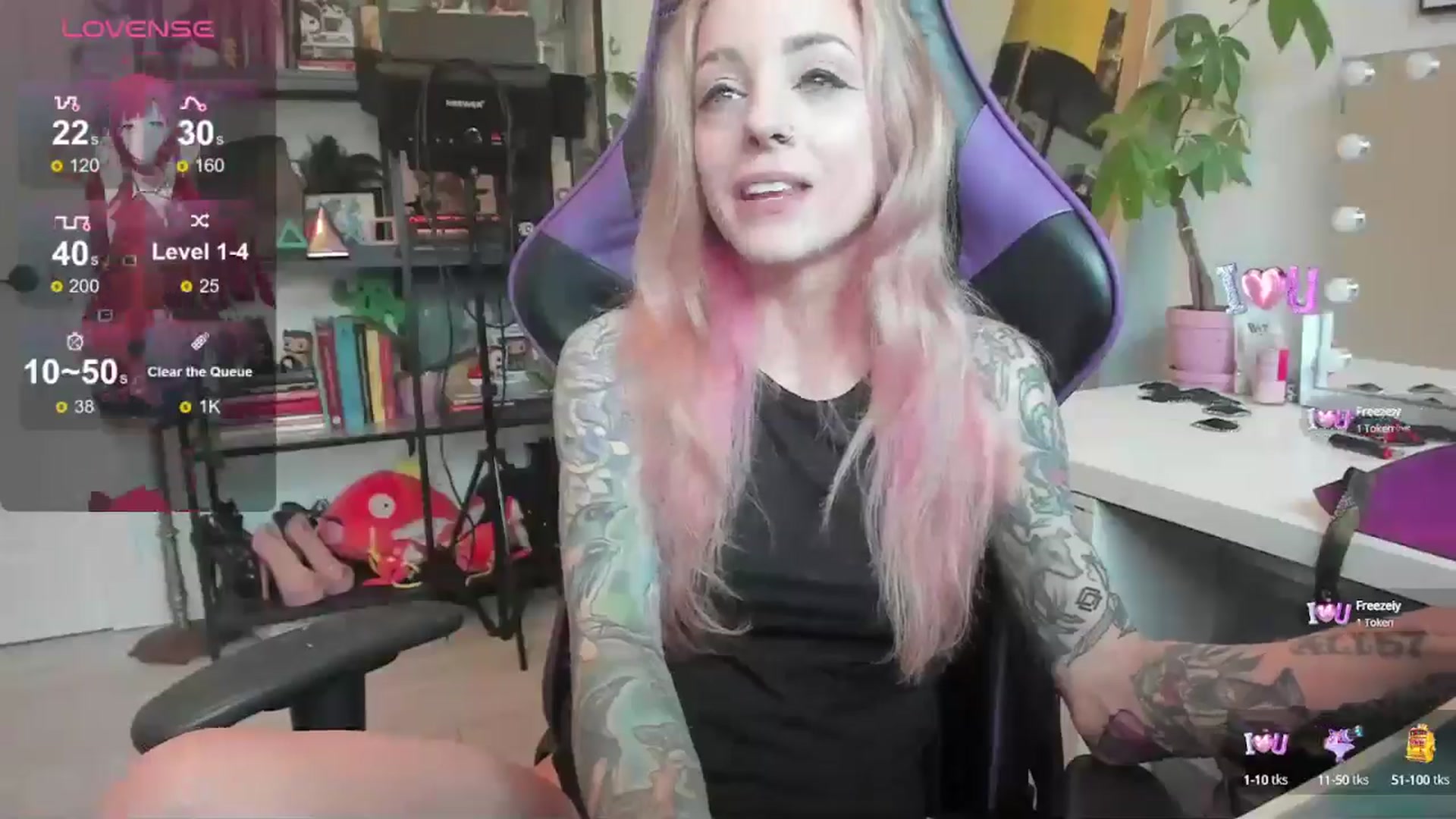 Gallery image thumbnail from AstridLuxe's myfreecams stream on, 06/21/2024, 13:52 image 13 of 20