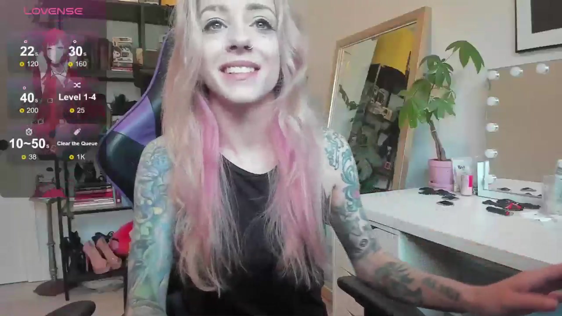 Gallery image thumbnail from AstridLuxe's myfreecams stream on, 06/21/2024, 13:52 image 4 of 20