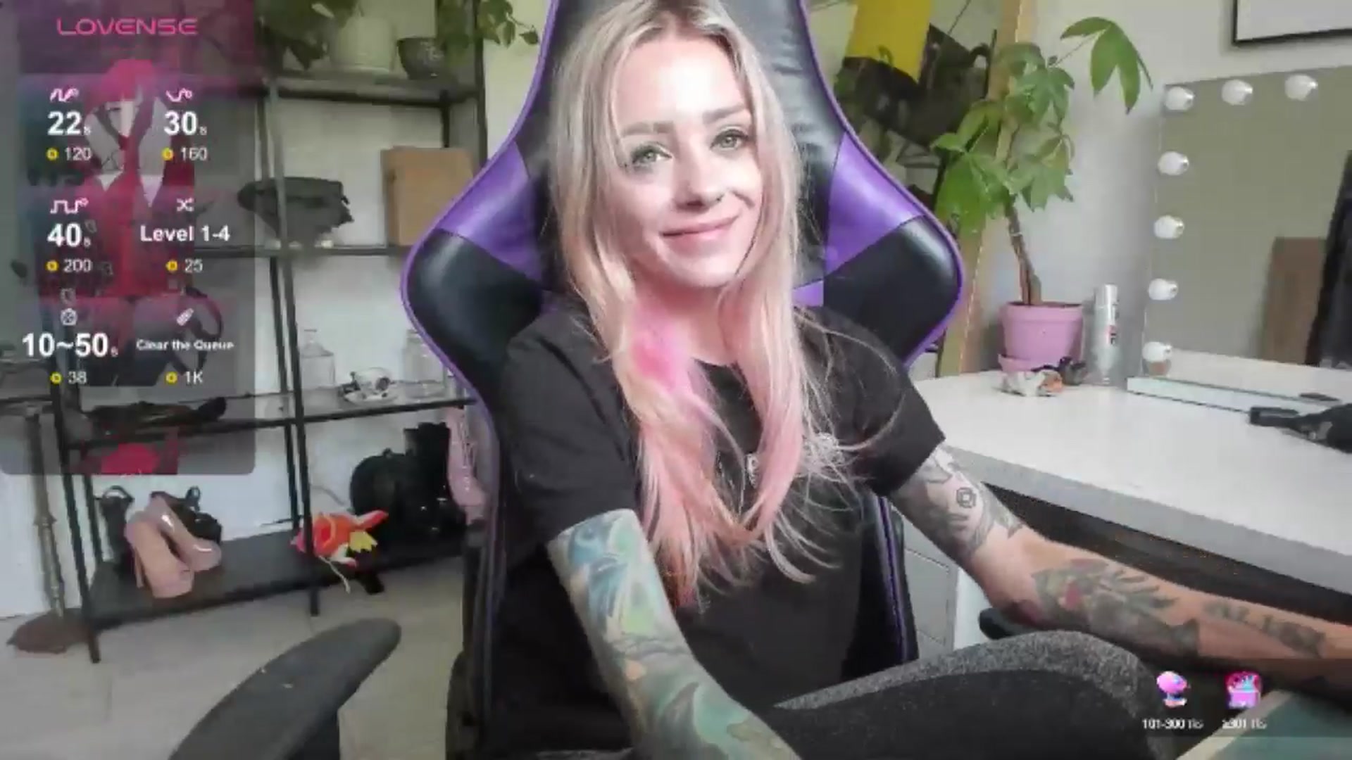 Gallery image thumbnail from AstridLuxe's myfreecams stream on, 07/03/2024, 18:02 image 9 of 20