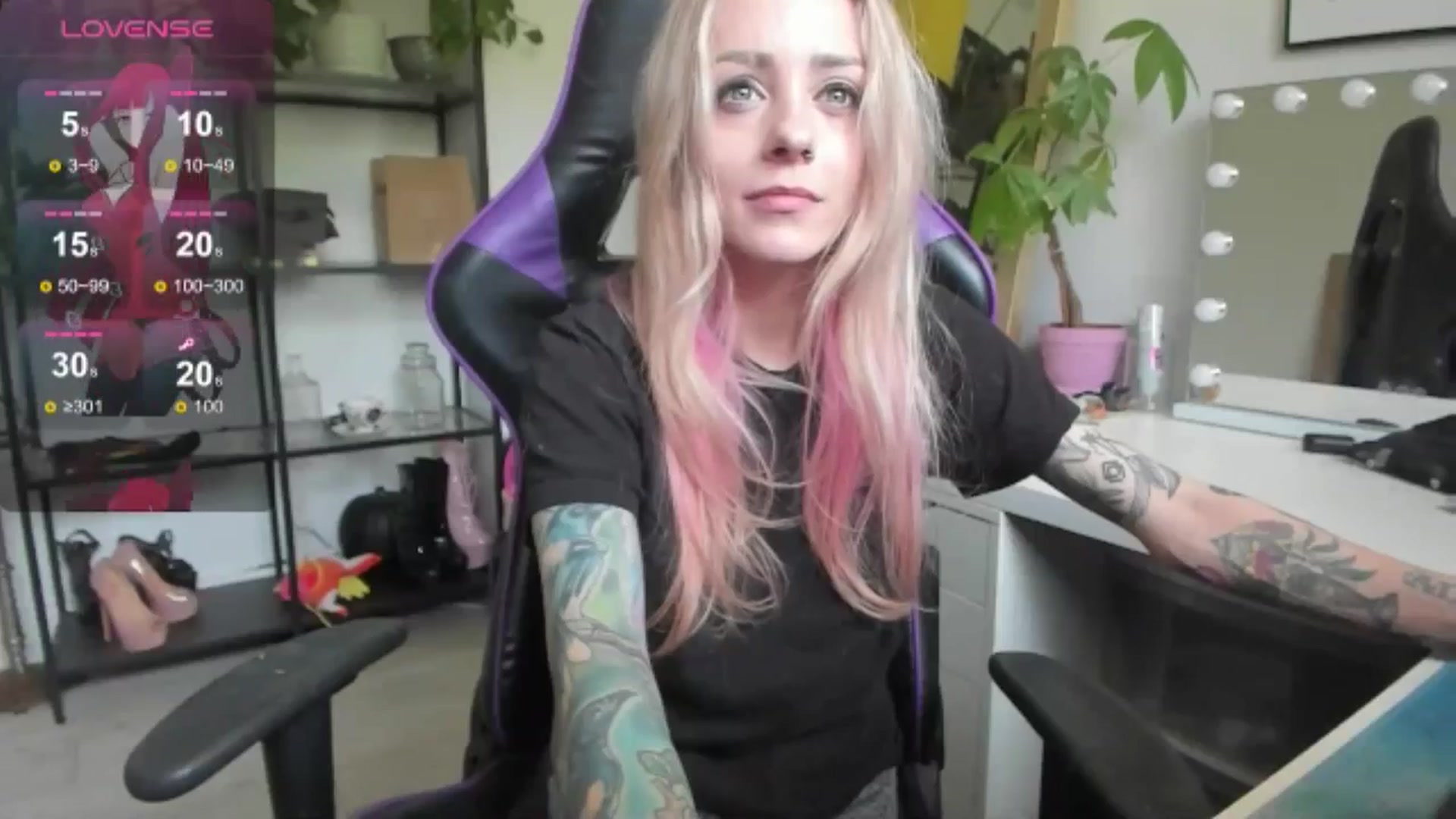Gallery image thumbnail from AstridLuxe's myfreecams stream on, 07/03/2024, 18:02 image 14 of 20