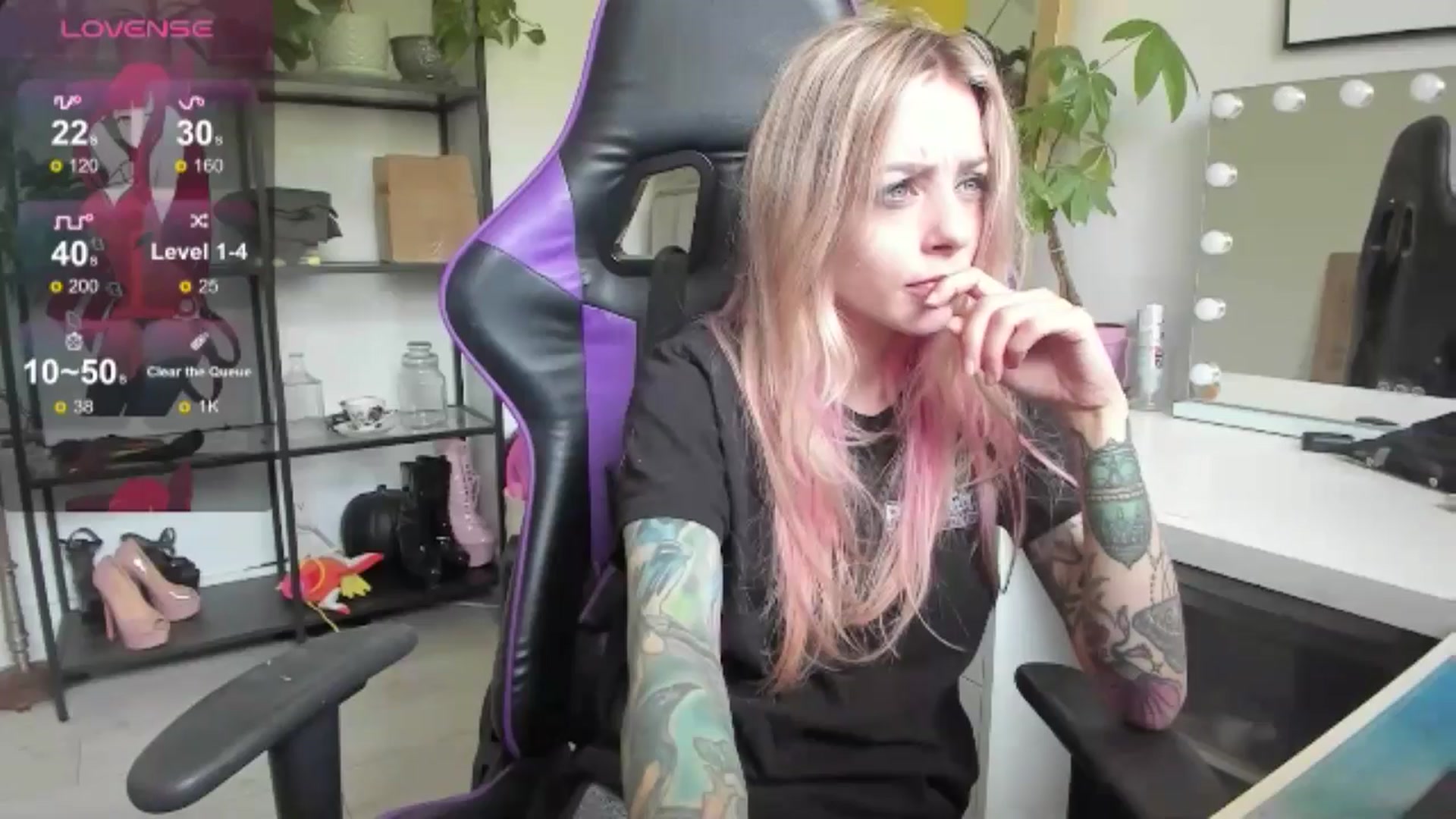 Gallery image thumbnail from AstridLuxe's myfreecams stream on, 07/03/2024, 18:02 image 18 of 20