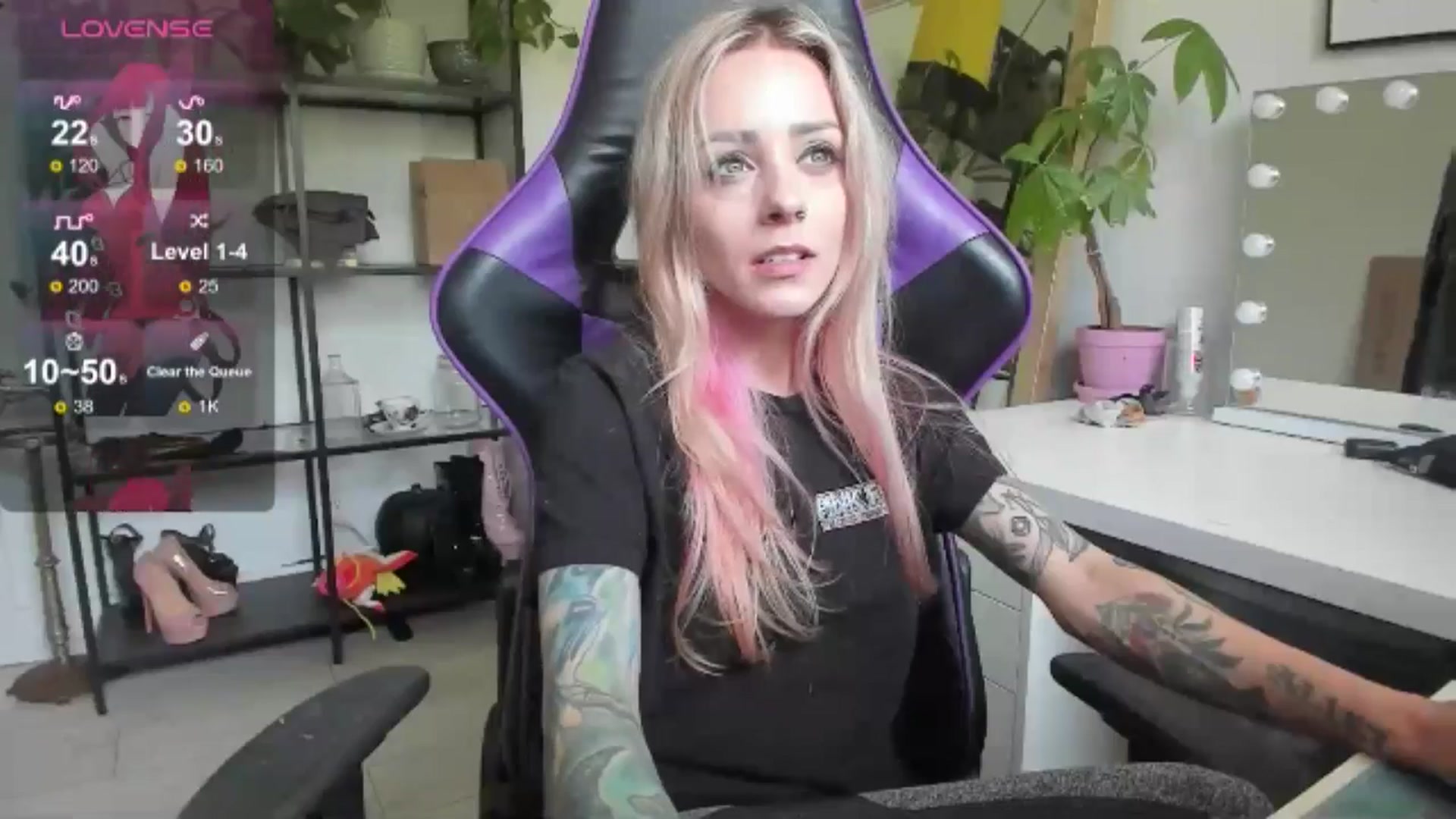 Gallery image thumbnail from AstridLuxe's myfreecams stream on, 07/03/2024, 18:02 image 10 of 20