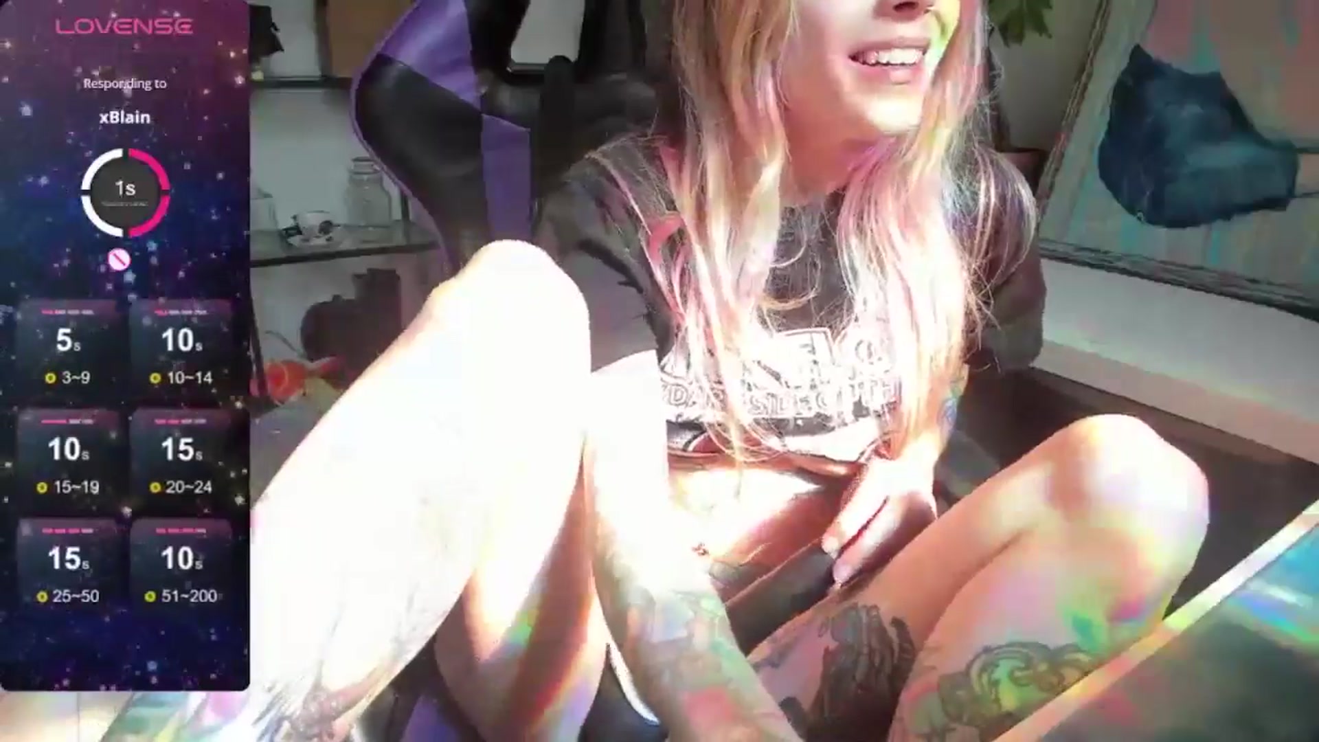 Gallery image thumbnail from AstridLuxe's myfreecams stream on, 07/03/2024, 20:02 image 17 of 20