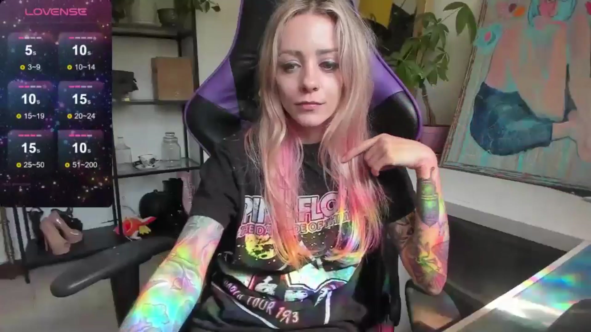 Gallery image thumbnail from AstridLuxe's myfreecams stream on, 07/03/2024, 20:02 image 3 of 20