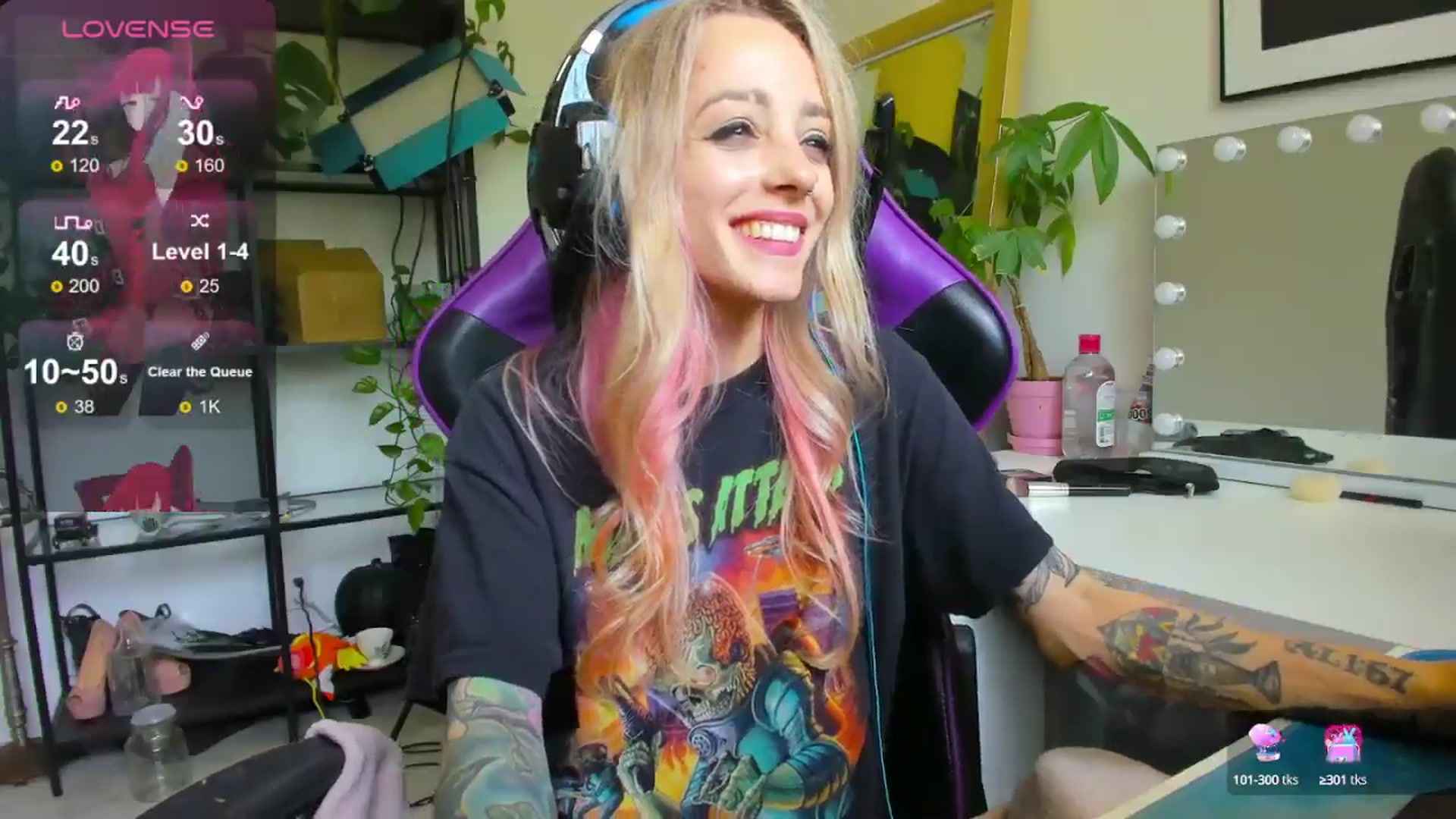 Gallery image thumbnail from AstridLuxe's myfreecams stream on, 07/10/2024, 19:17 image 5 of 20
