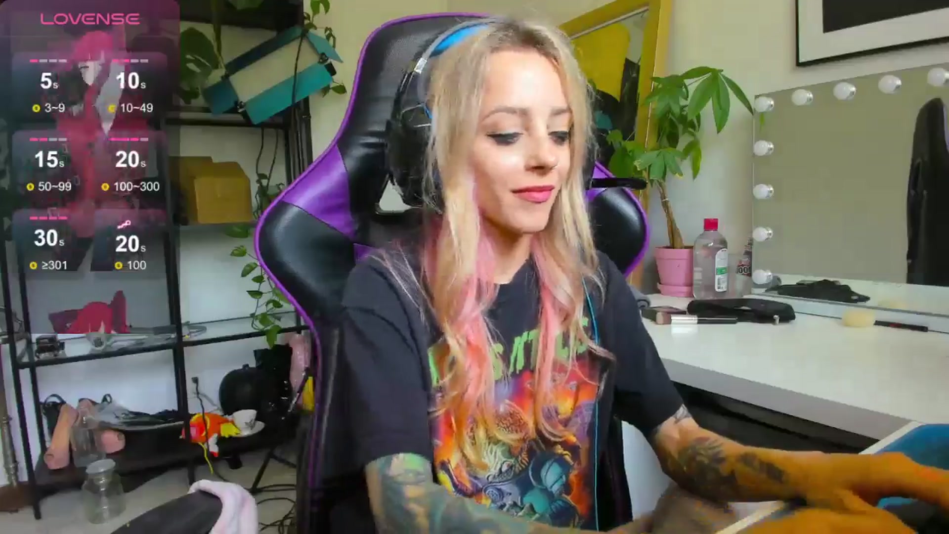Gallery image thumbnail from AstridLuxe's myfreecams stream on, 07/10/2024, 19:17 image 10 of 20