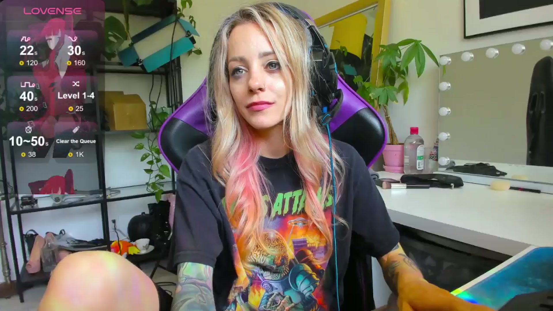 Gallery image thumbnail from AstridLuxe's myfreecams stream on, 07/10/2024, 19:17 image 13 of 20