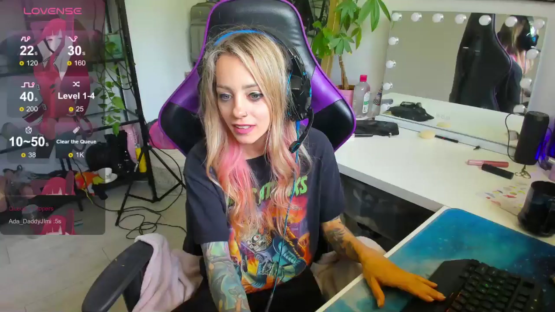 Gallery image thumbnail from AstridLuxe's myfreecams stream on, 07/10/2024, 19:17 image 1 of 20