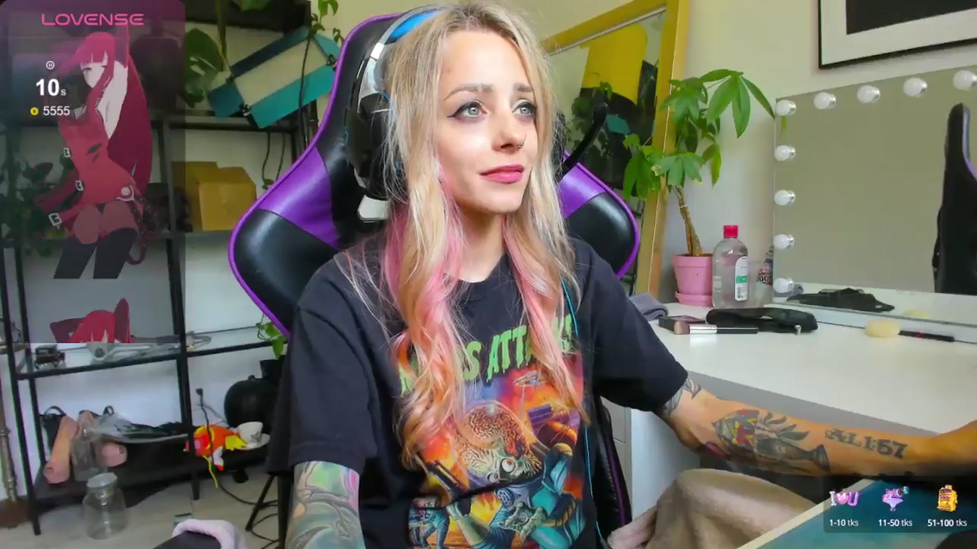 Gallery image thumbnail from AstridLuxe's myfreecams stream on, 07/10/2024, 19:17 image 7 of 20