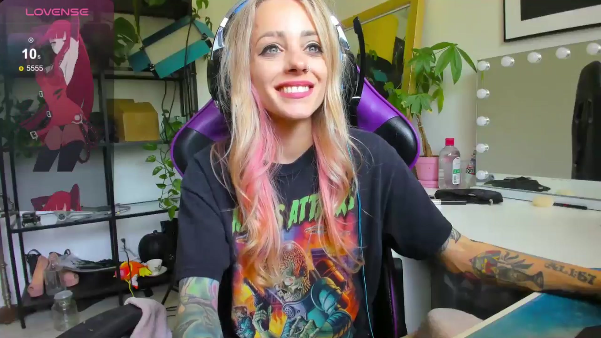 Gallery image thumbnail from AstridLuxe's myfreecams stream on, 07/10/2024, 19:17 image 4 of 20