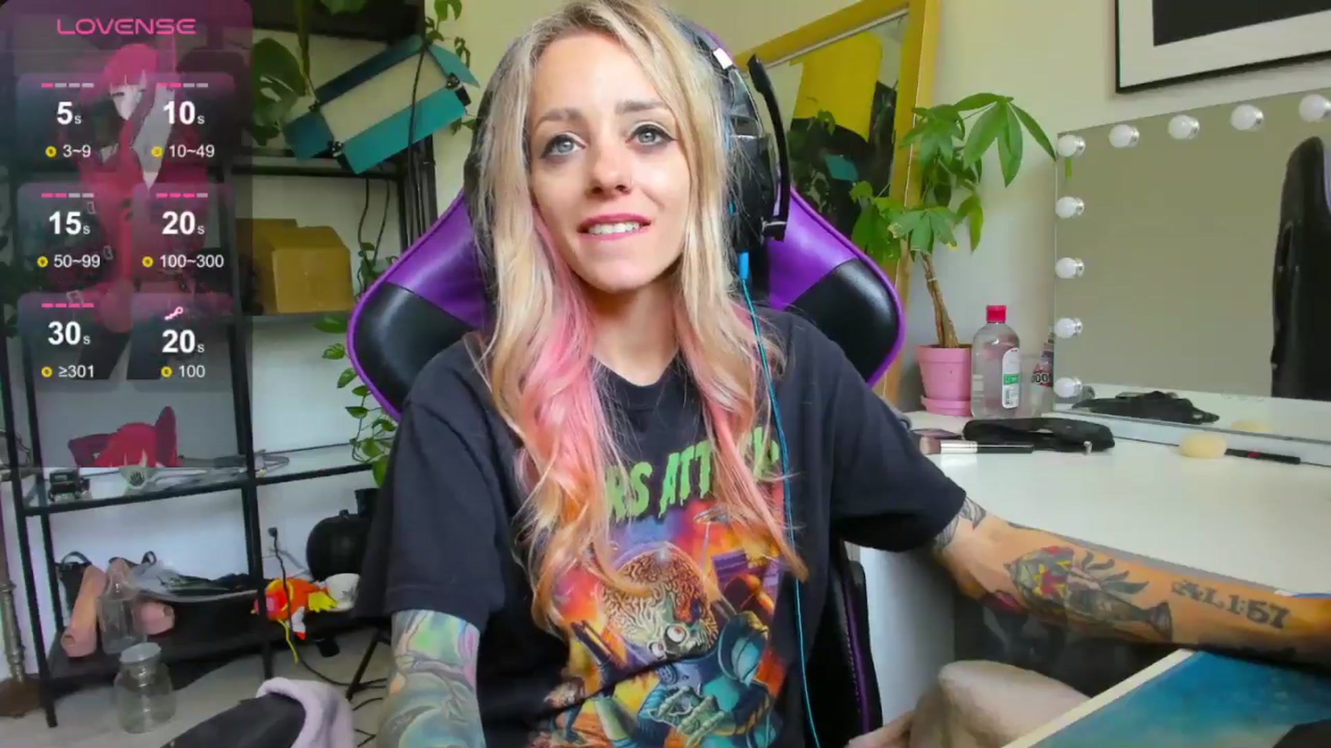 Gallery image thumbnail from AstridLuxe's myfreecams stream on, 07/10/2024, 19:17 image 6 of 20