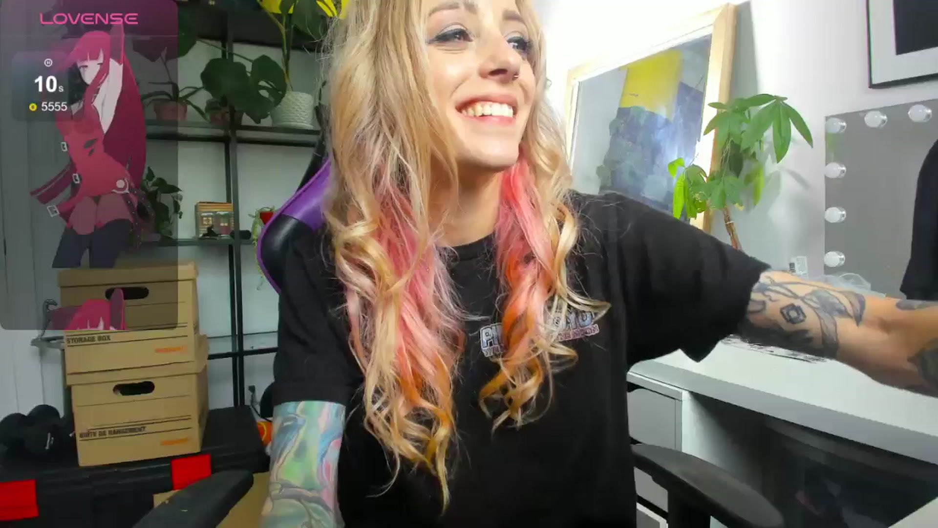Gallery image thumbnail from AstridLuxe's myfreecams stream on, 07/16/2024, 17:17 image 8 of 20
