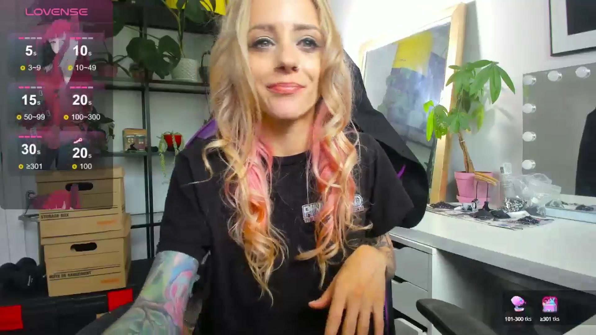 Gallery image thumbnail from AstridLuxe's myfreecams stream on, 07/16/2024, 17:17 image 12 of 20