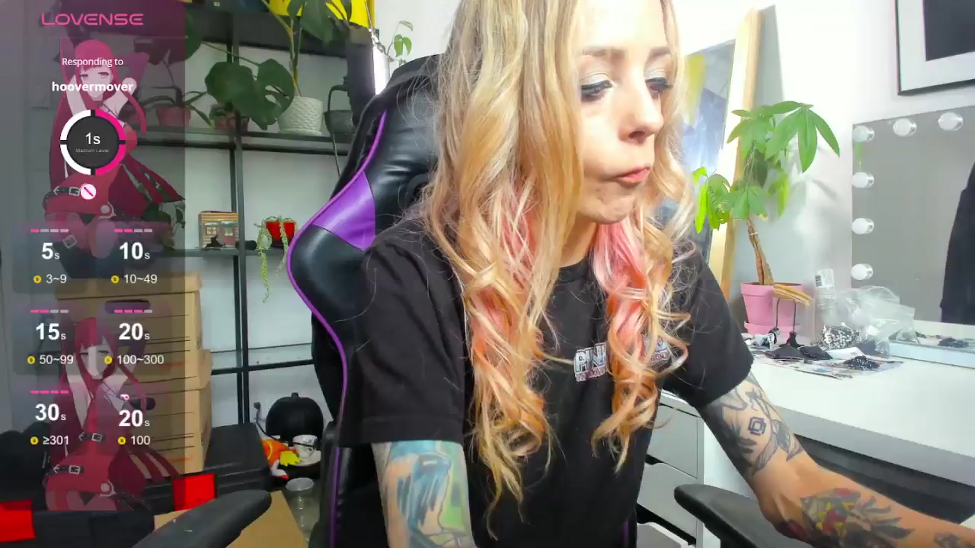 Gallery image thumbnail from AstridLuxe's myfreecams stream on, 07/16/2024, 17:17 image 14 of 20