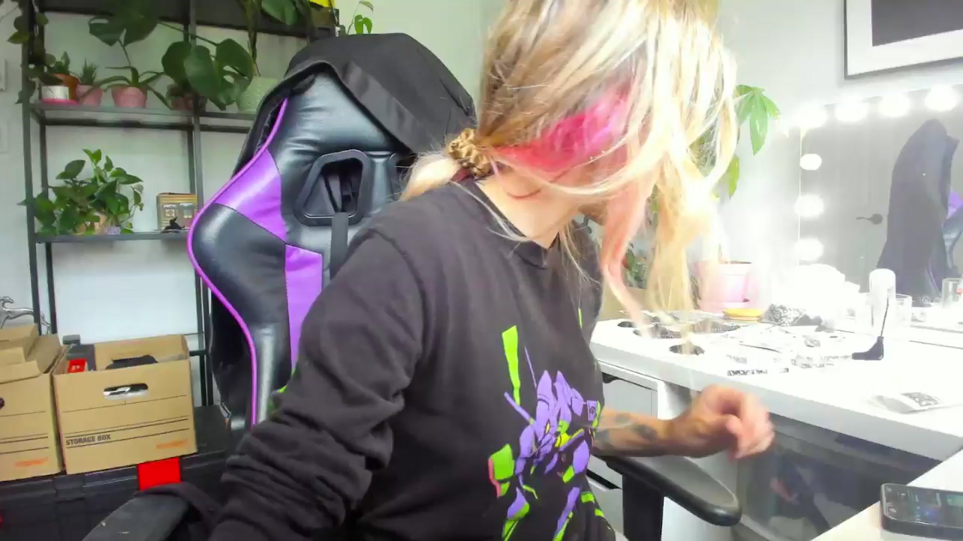 Gallery image thumbnail from AstridLuxe's myfreecams stream on, 07/16/2024, 19:33 image 6 of 20