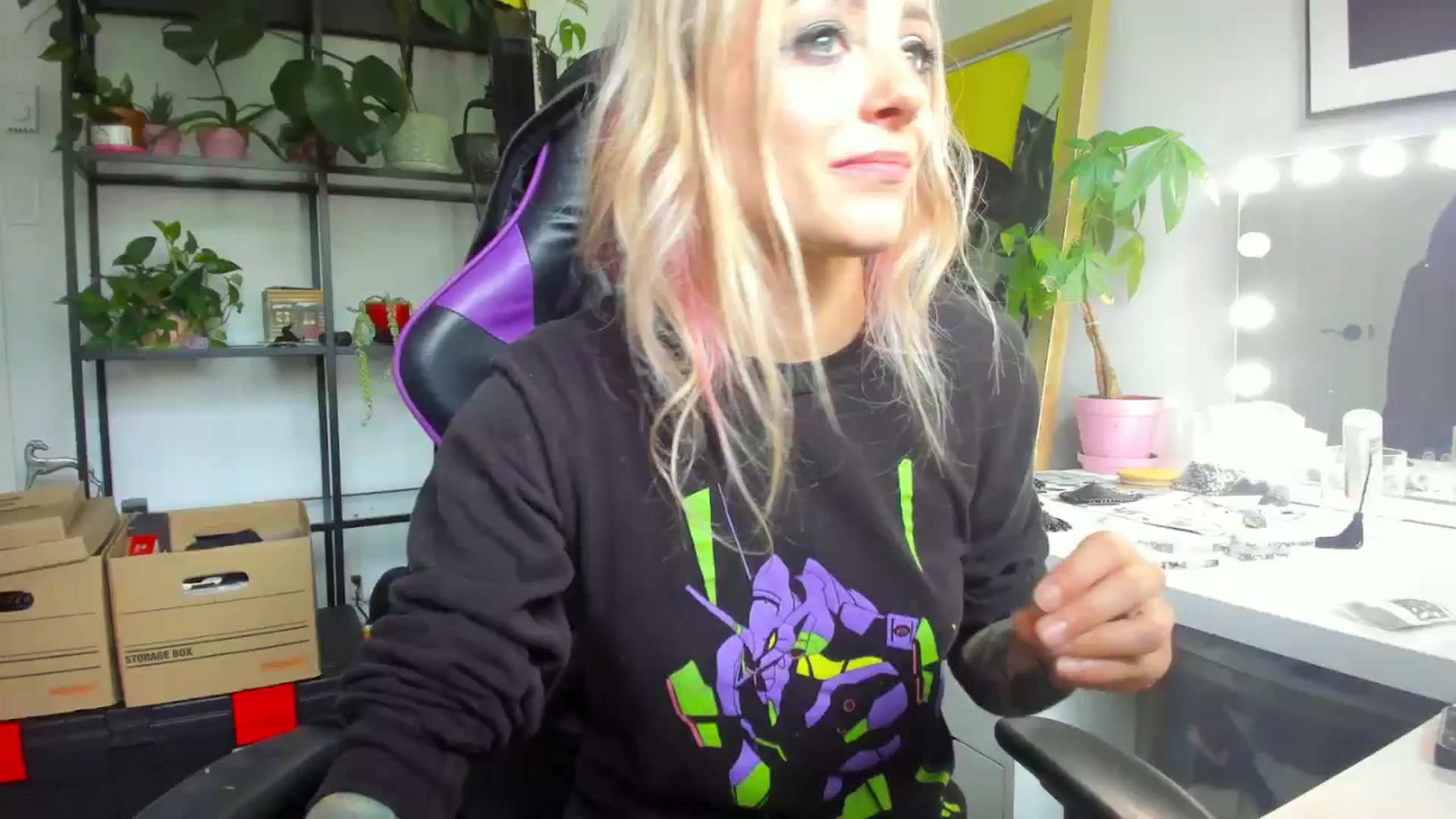 Gallery image thumbnail from AstridLuxe's myfreecams stream on, 07/16/2024, 19:33 image 16 of 20