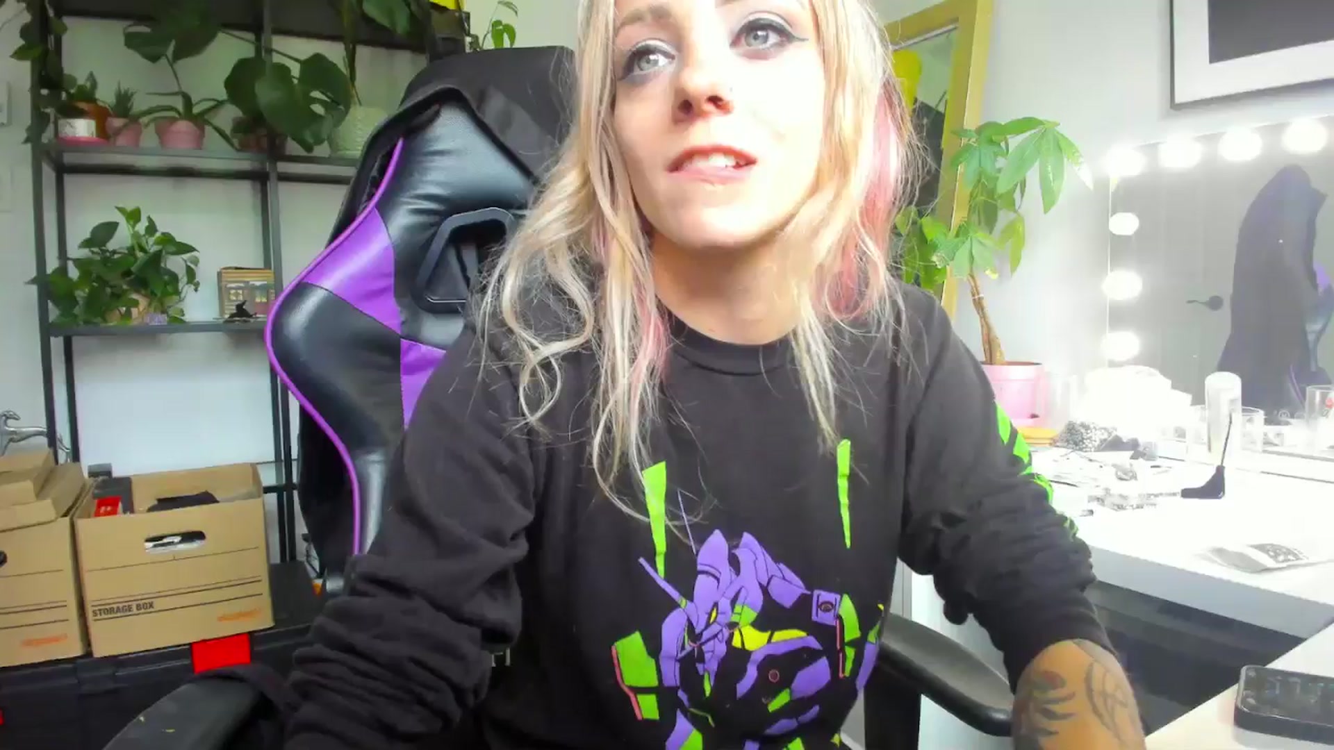 Gallery image thumbnail from AstridLuxe's myfreecams stream on, 07/16/2024, 19:33 image 7 of 20