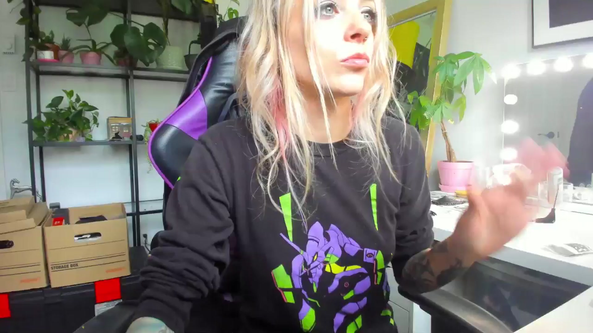 Gallery image thumbnail from AstridLuxe's myfreecams stream on, 07/16/2024, 19:33 image 20 of 20