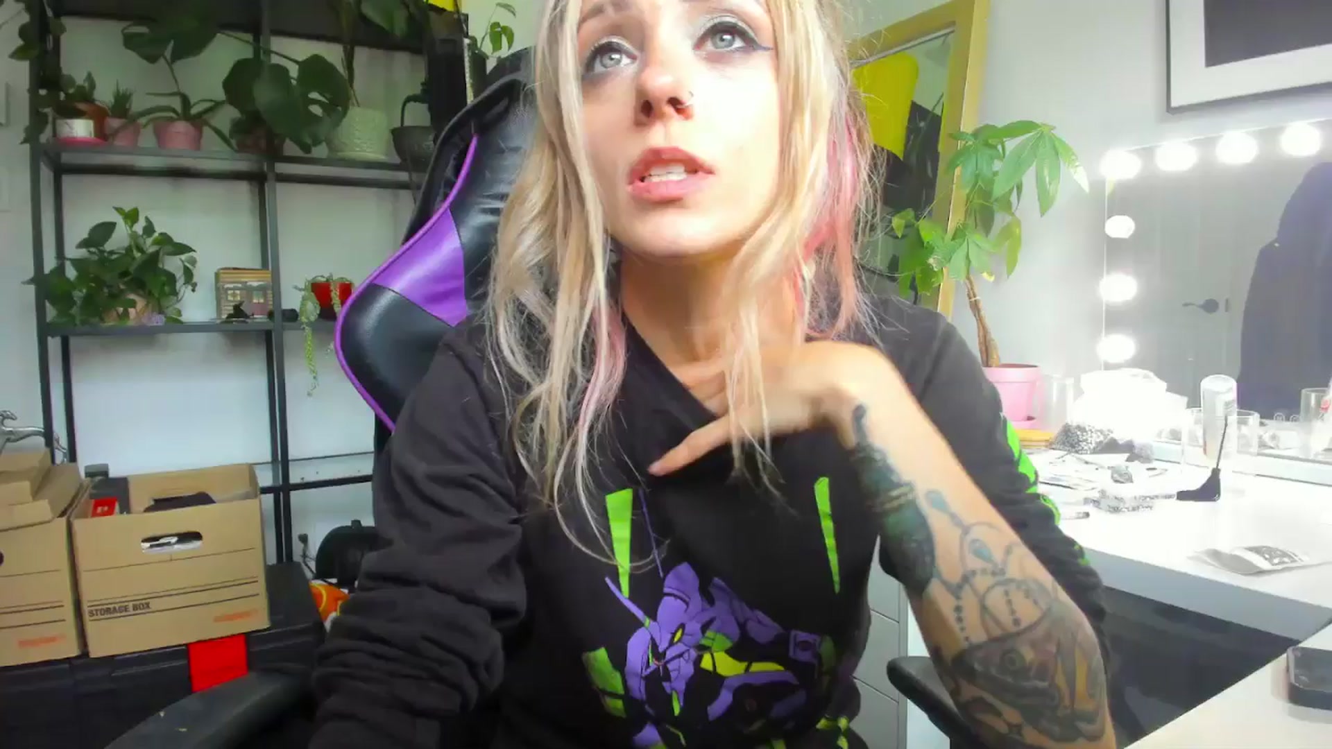Gallery image thumbnail from AstridLuxe's myfreecams stream on, 07/16/2024, 19:33 image 13 of 20