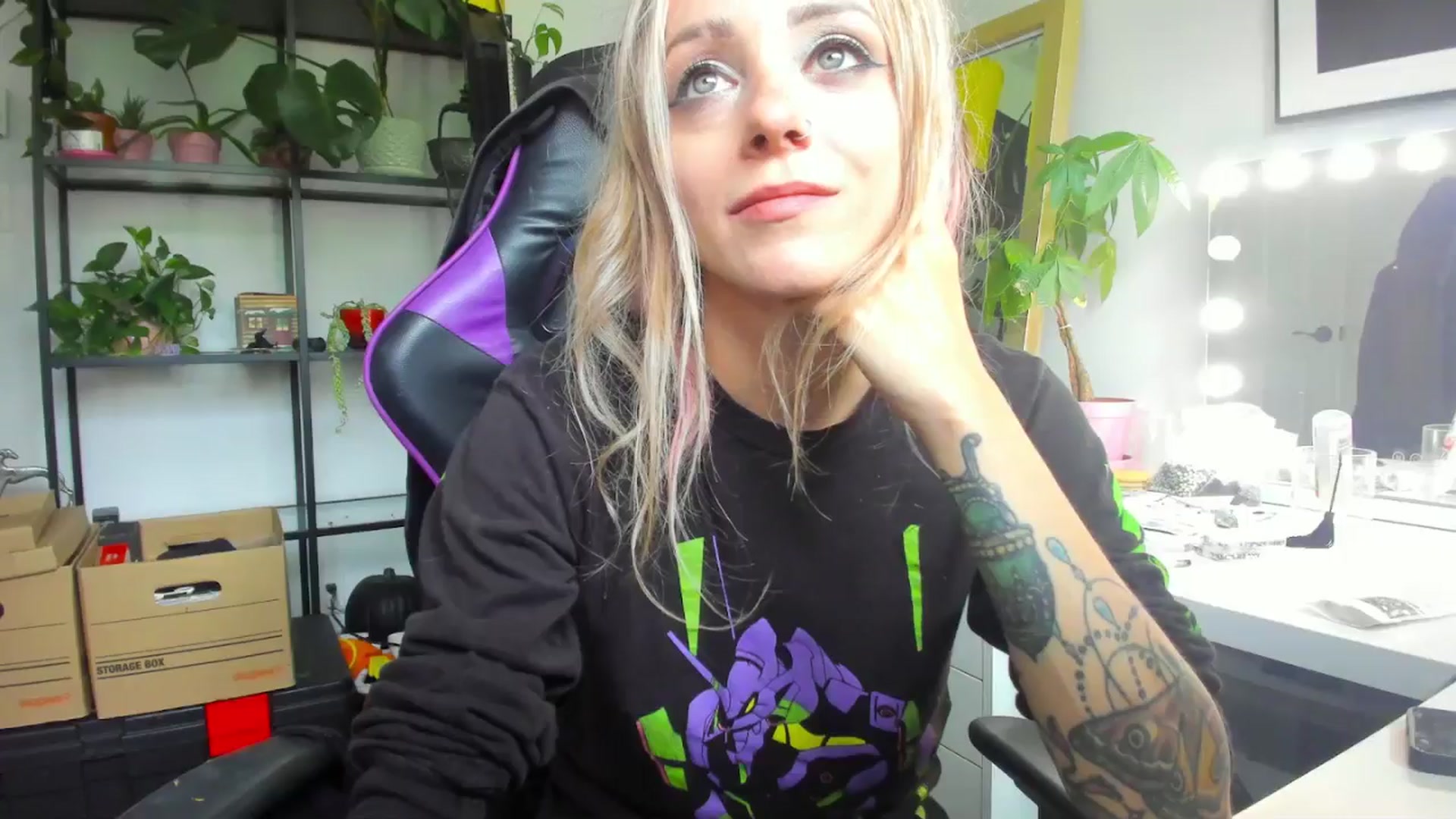 Gallery image thumbnail from AstridLuxe's myfreecams stream on, 07/16/2024, 19:33 image 14 of 20