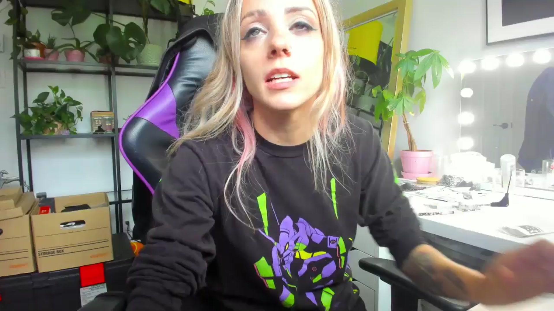 Gallery image thumbnail from AstridLuxe's myfreecams stream on, 07/16/2024, 19:33 image 12 of 20
