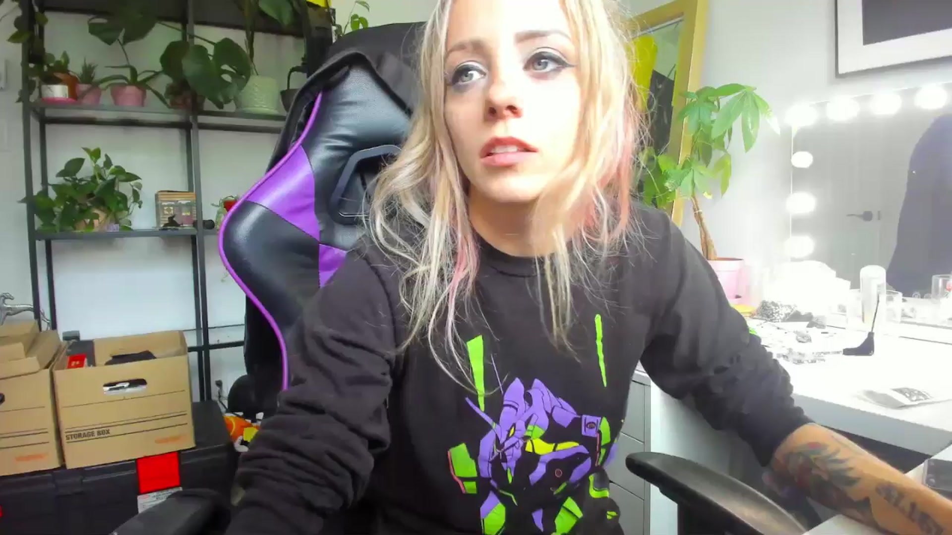 Gallery image thumbnail from AstridLuxe's myfreecams stream on, 07/16/2024, 19:33 image 11 of 20