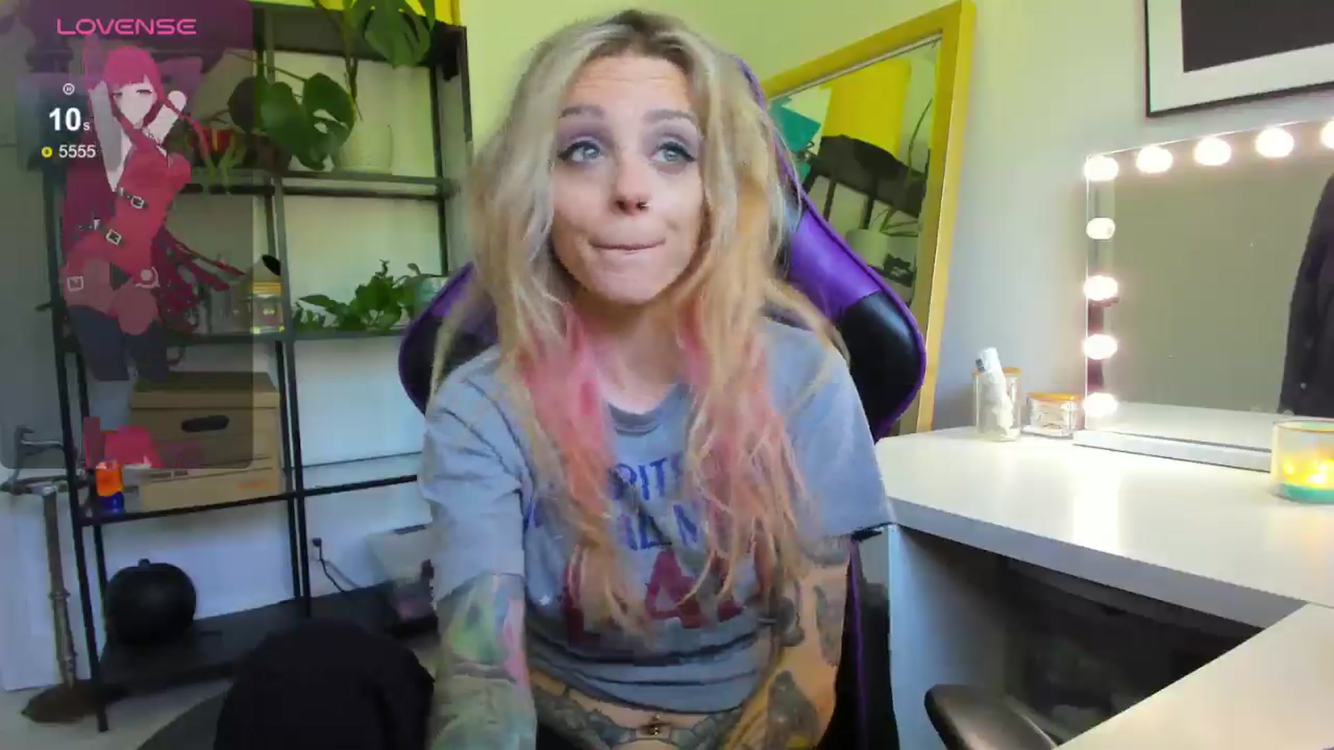 Gallery image thumbnail from AstridLuxe's myfreecams stream on, 07/22/2024, 14:13 image 17 of 20