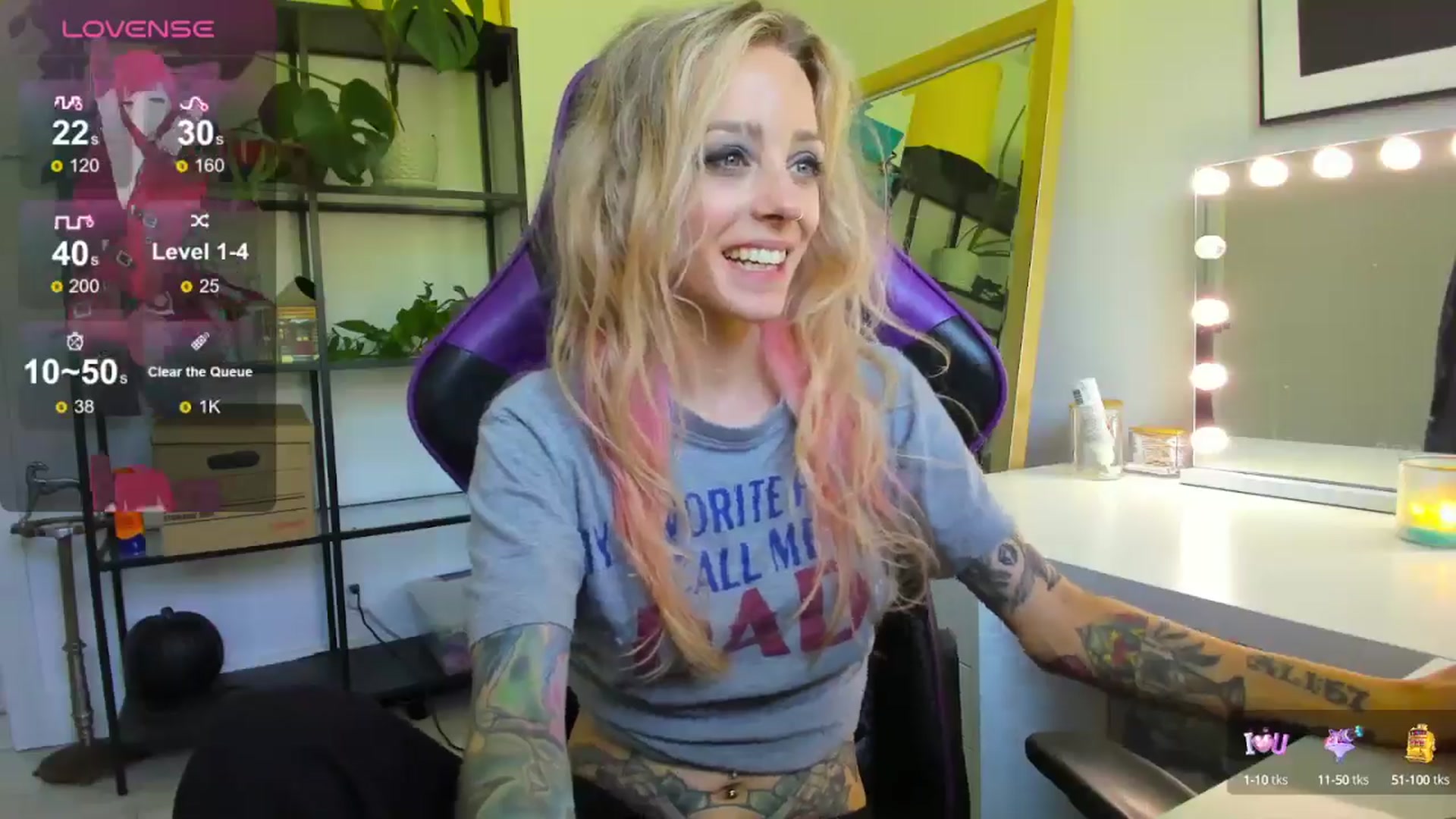 Gallery image thumbnail from AstridLuxe's myfreecams stream on, 07/22/2024, 14:13 image 19 of 20
