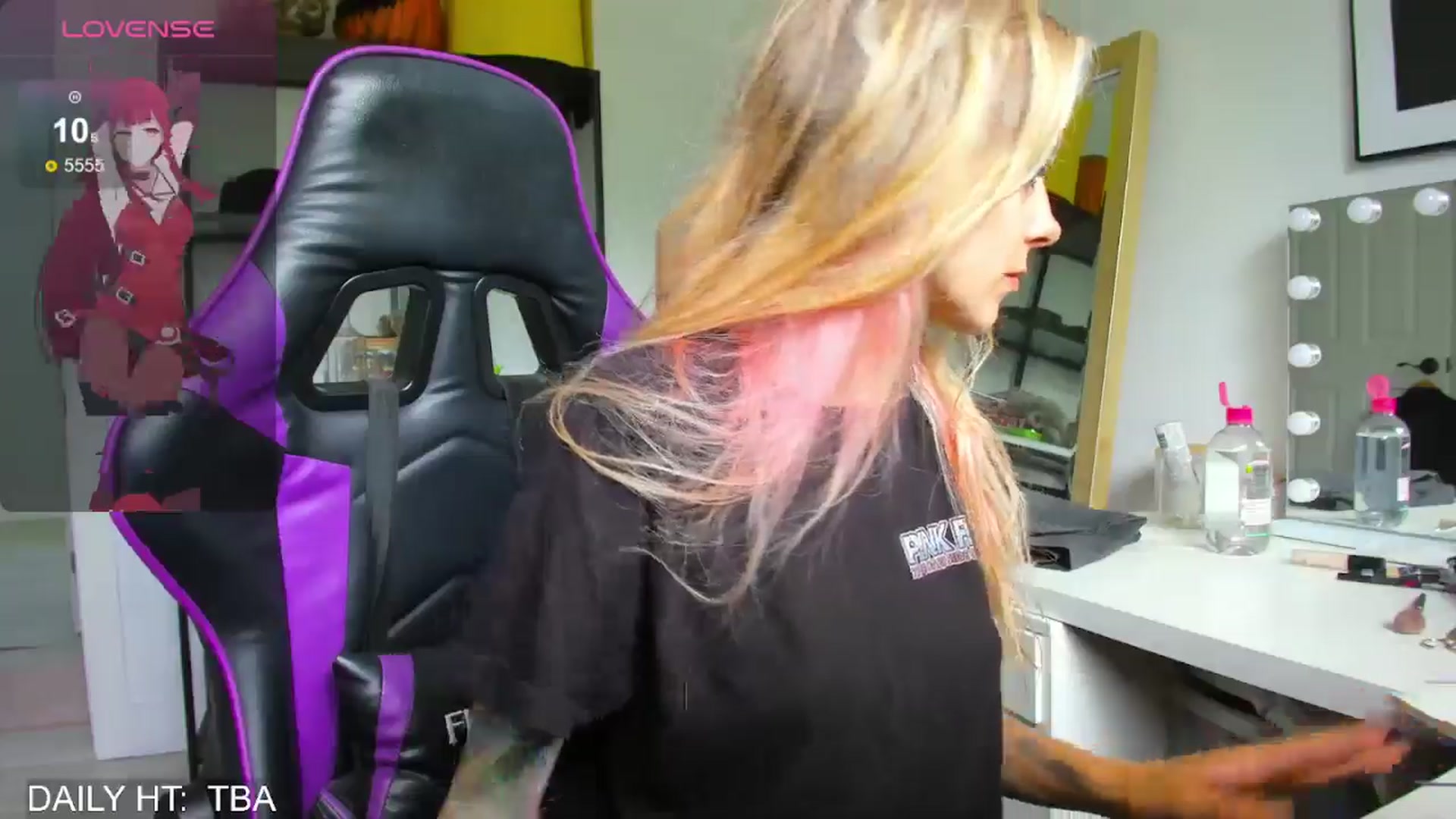 Gallery image thumbnail from AstridLuxe's myfreecams stream on, 07/24/2024, 19:14 image 2 of 20