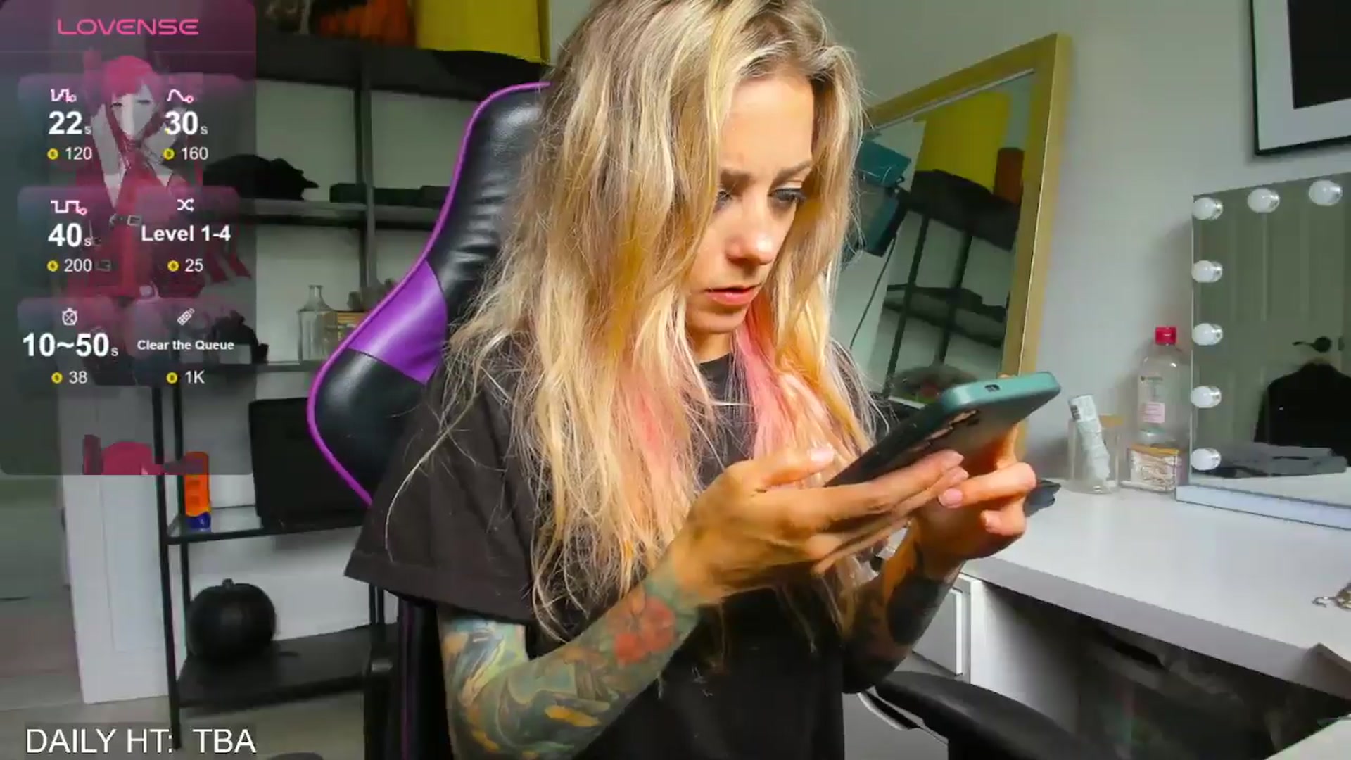 Gallery image thumbnail from AstridLuxe's myfreecams stream on, 07/24/2024, 19:14 image 16 of 20