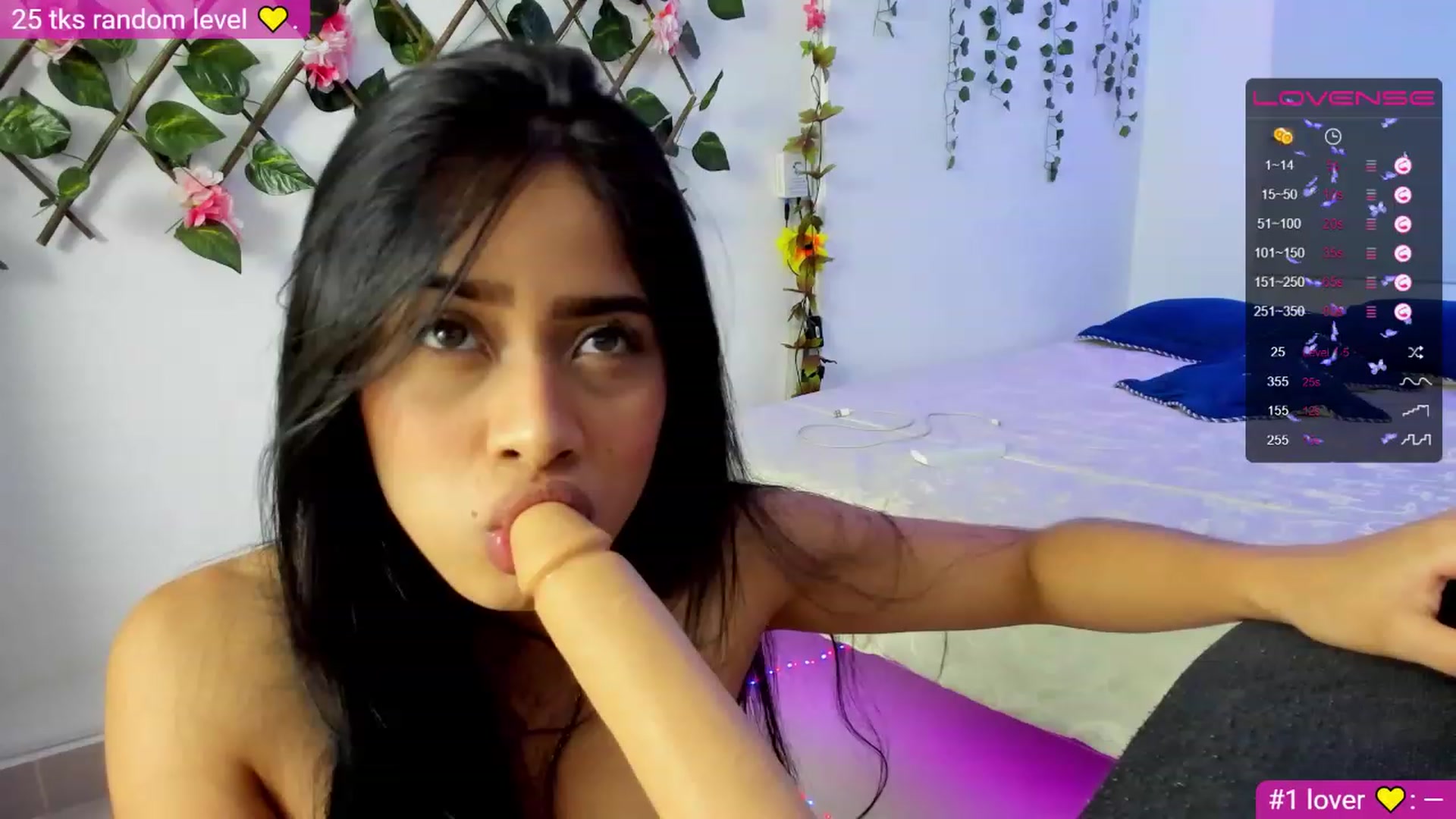 Gallery image thumbnail from Ateneakros's myfreecams stream on, 11/16/2022, 18:09 image 3 of 20